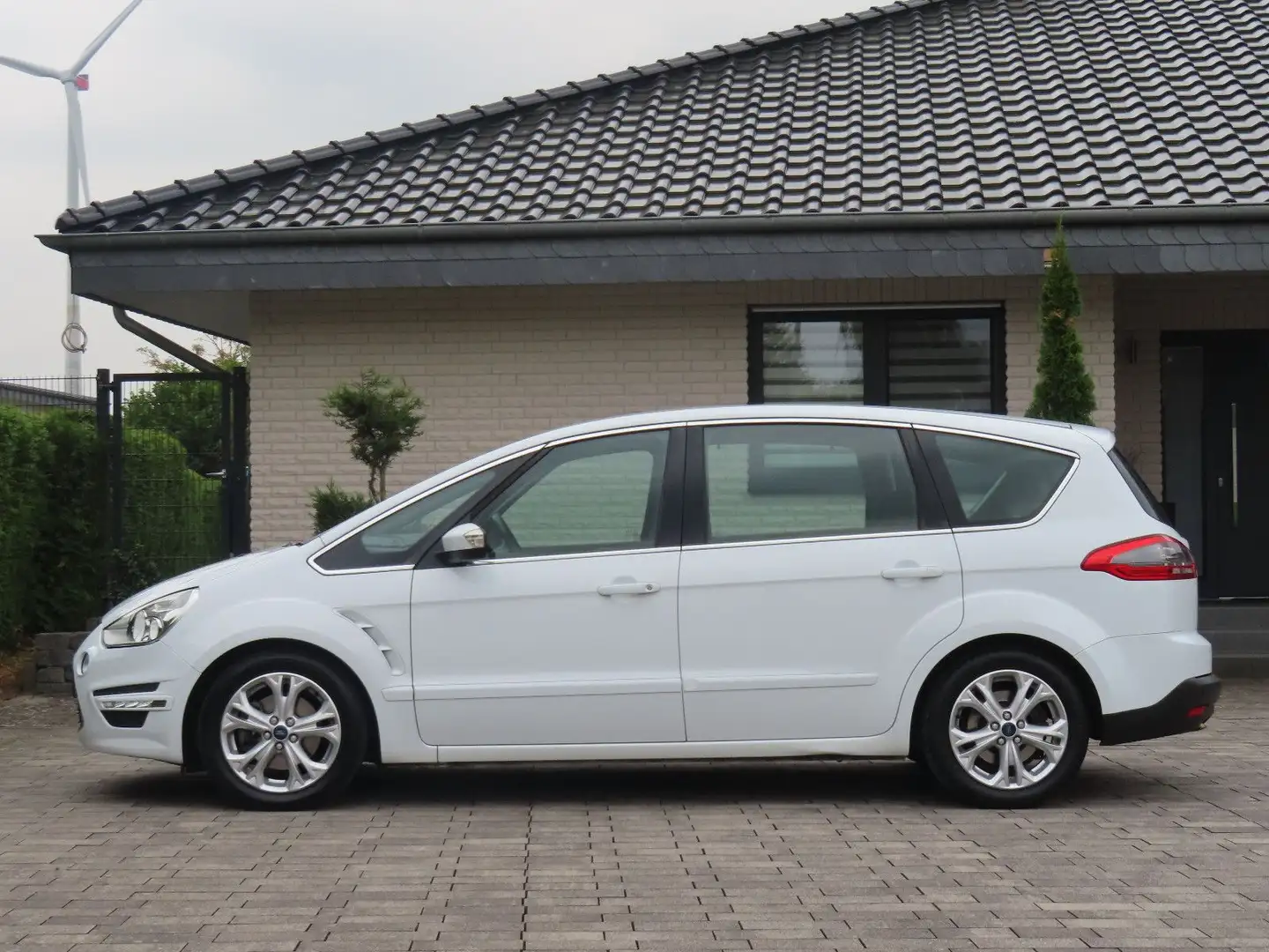Ford S-Max Titanium *Aut. / Sport-Paket* Bílá - 2