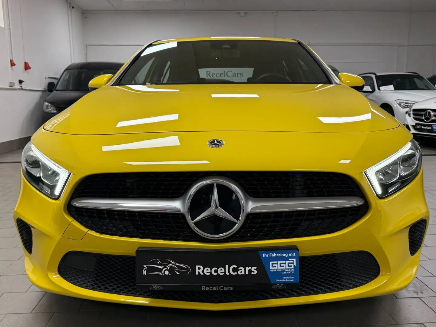 Mercedes-Benz A 180 Edition 19*URBAN*WIDESCREEN*PROGRESSIVE* Jaune - 2