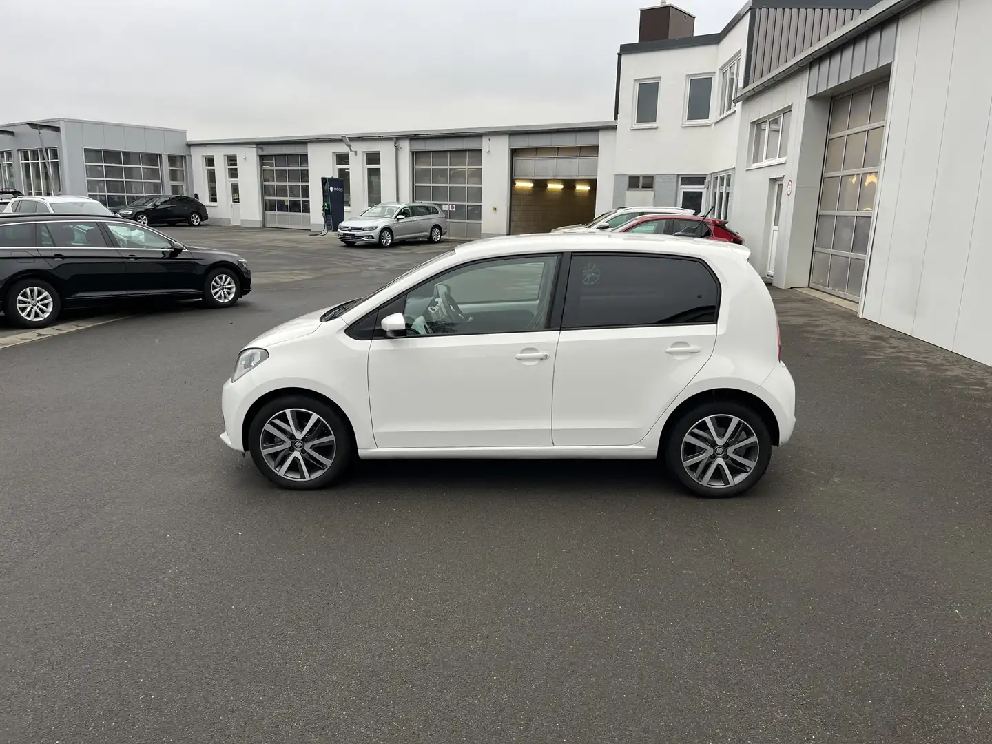 SEAT Mii electric Plus Edition Power Charge 79€ m. 20% An Weiß - 2
