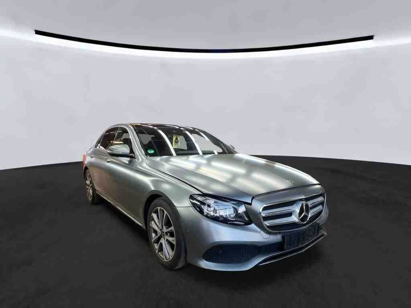 Mercedes-Benz E 220 d Limousine *PANORAMA*360° KAMERA* — photo 4