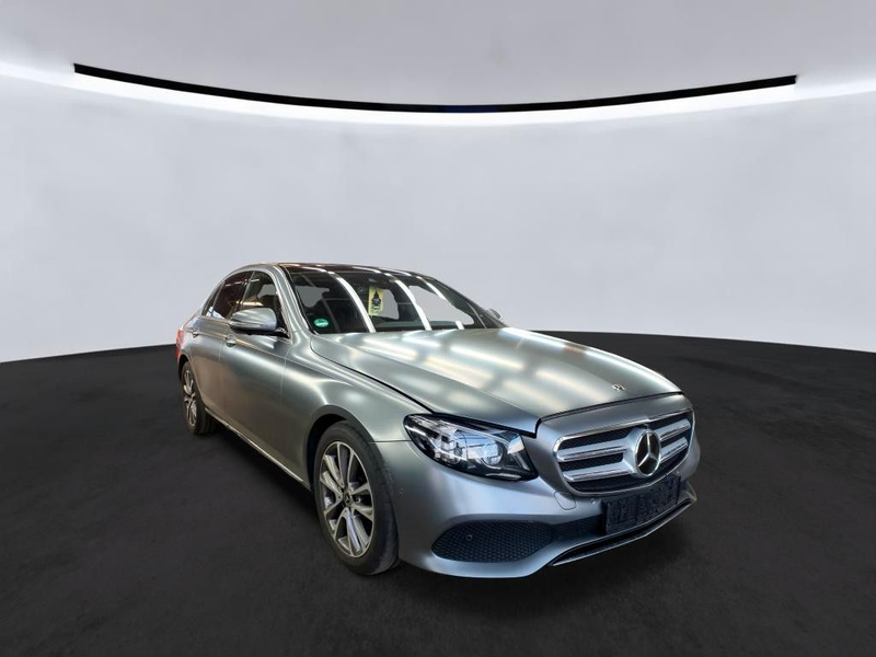 Mercedes-Benz E 220 d Limousine *PANORAMA*360° KAMERA* — photo 2