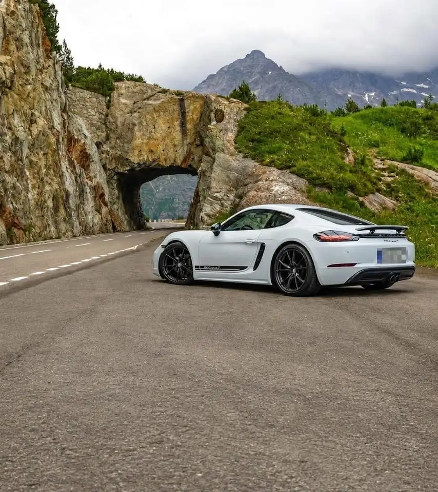 Porsche 718 Cayman