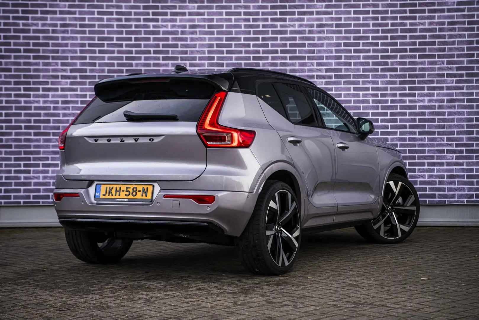 Volvo EX40 Single Motor Extended Range Ultra 82 kWh | Adaptie Срібний - 2