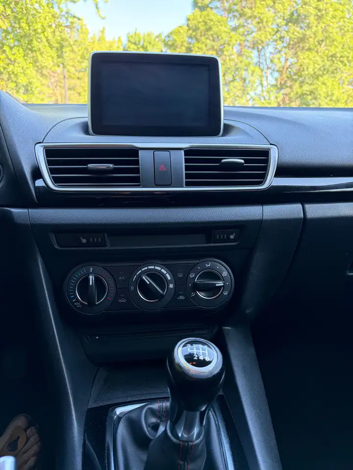 Mazda 3 снимка Mazda 3
