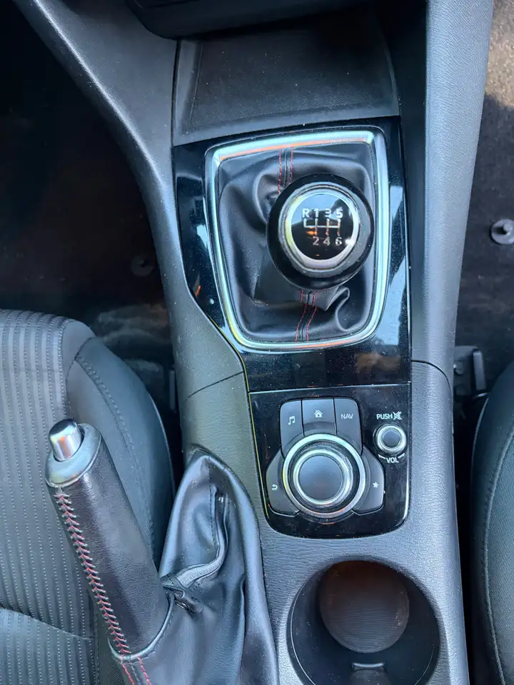 Mazda 3 снимка Mazda 3
