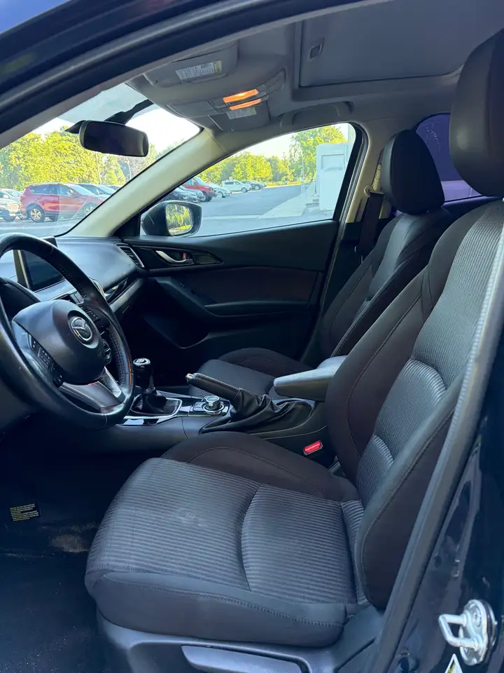 Mazda 3 снимка Mazda 3