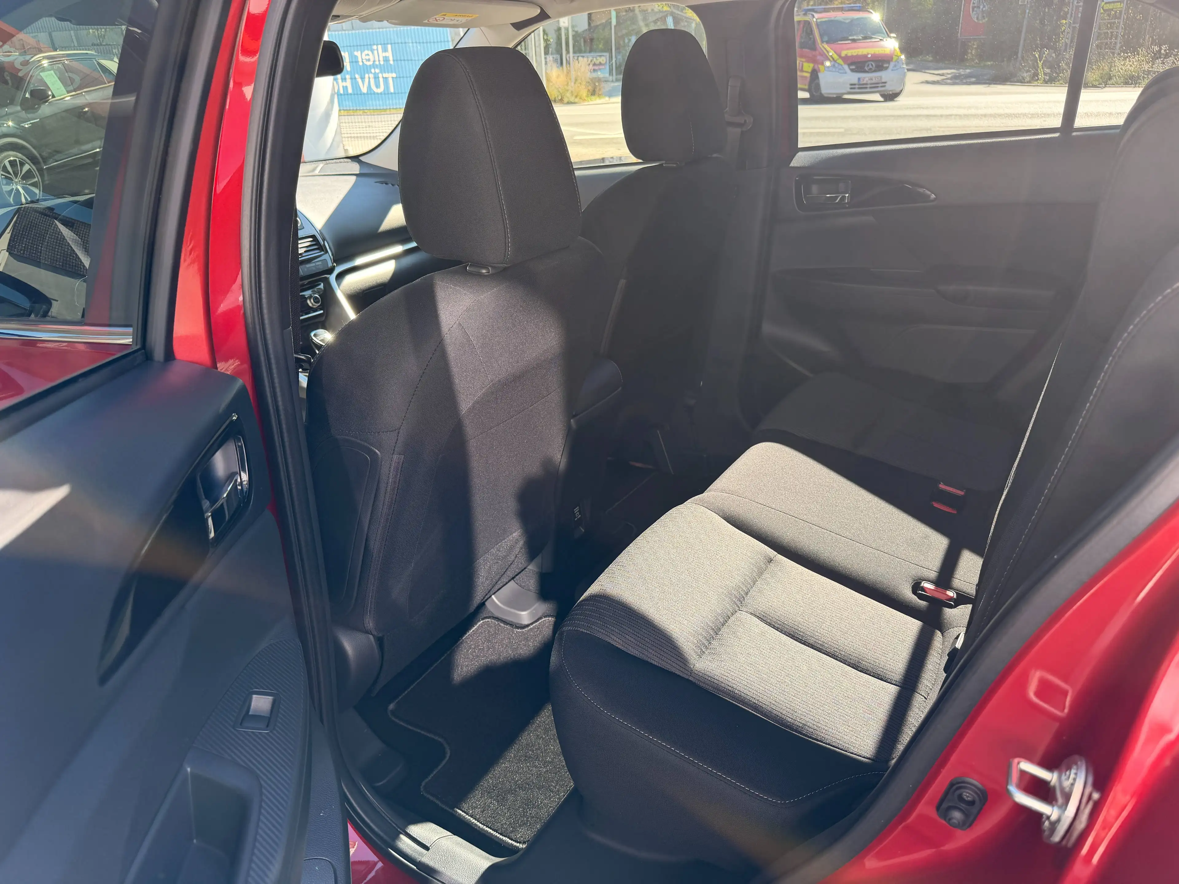 Mitsubishi Eclipse Cross Basis Hybrid 4WD — photo 9