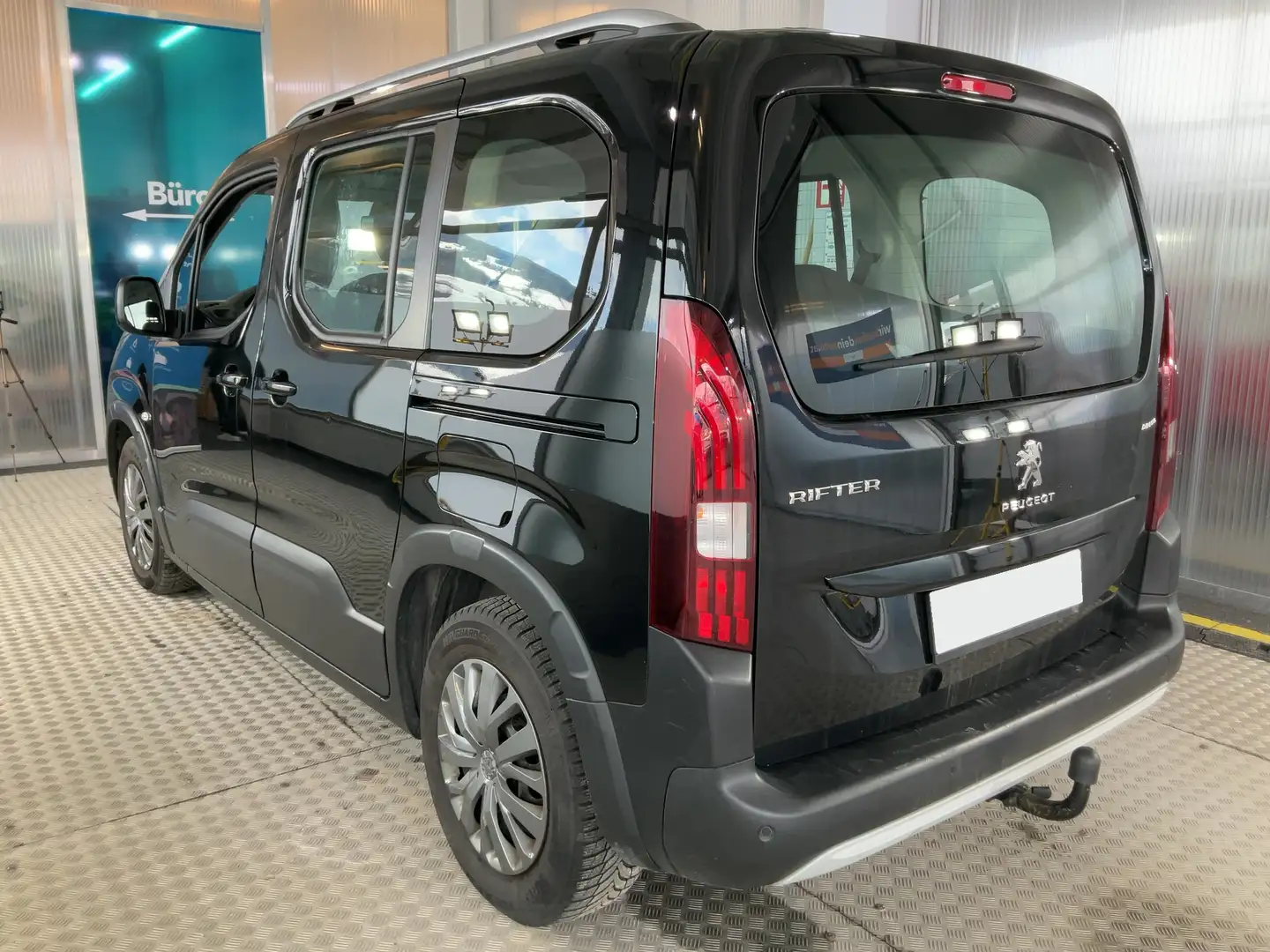 Peugeot Rifter Rifter 1,5 BlueHDI 130 S Schwarz - 2
