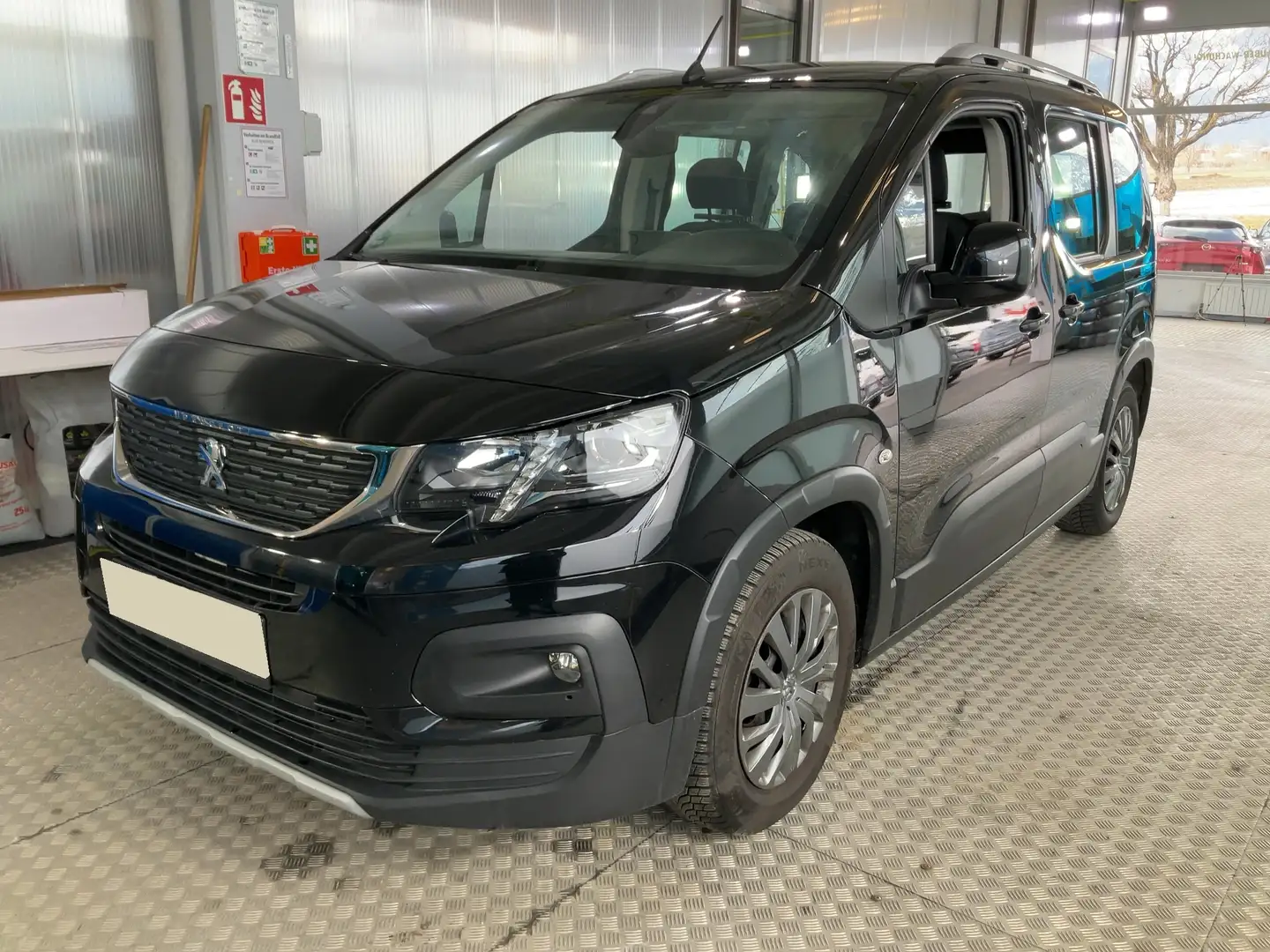 Peugeot Rifter Rifter 1,5 BlueHDI 130 S Schwarz - 1