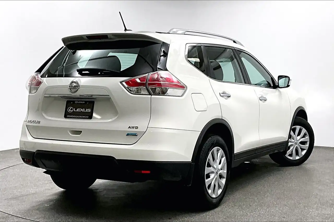 Nissan Rogue fotografie Nissan Rogue