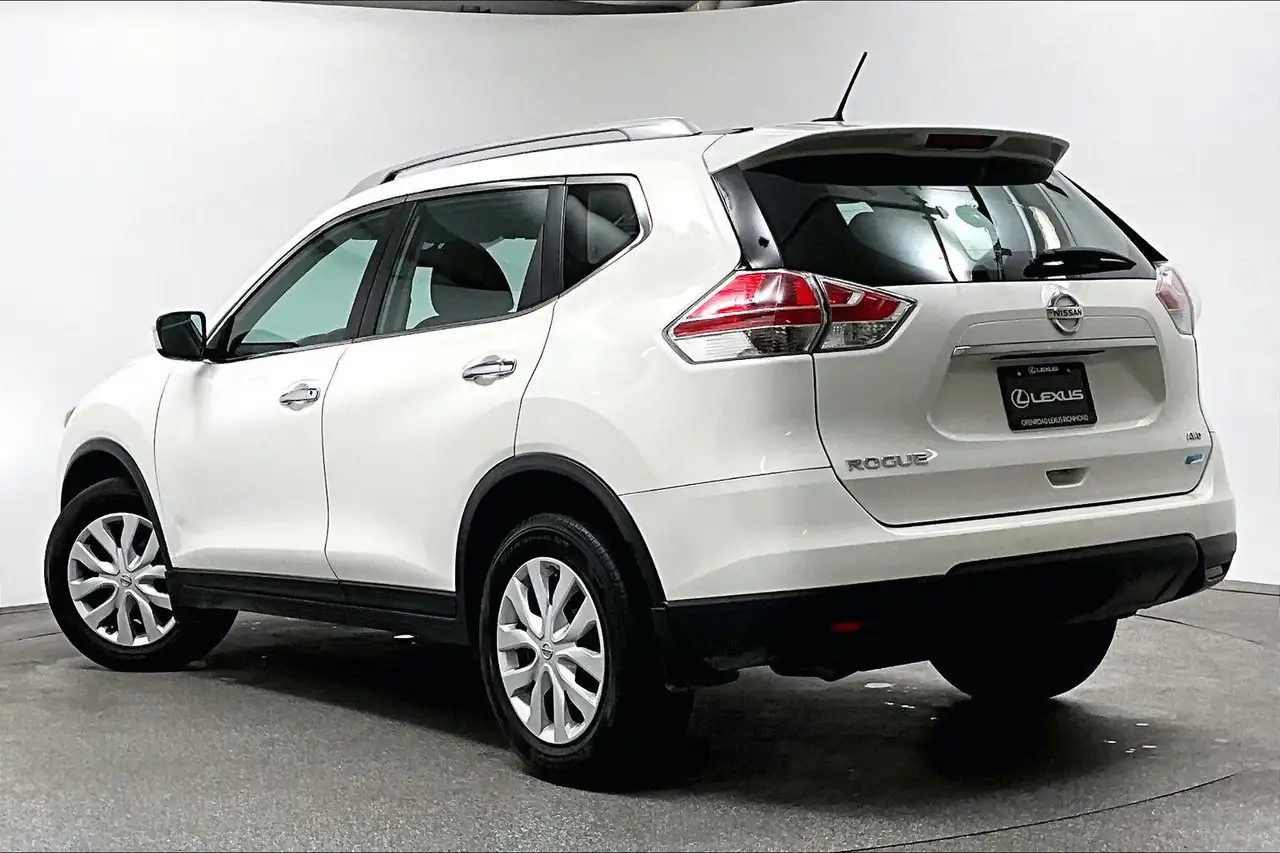 Nissan Rogue fotografie Nissan Rogue