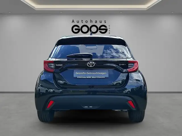 Toyota Yaris view 4