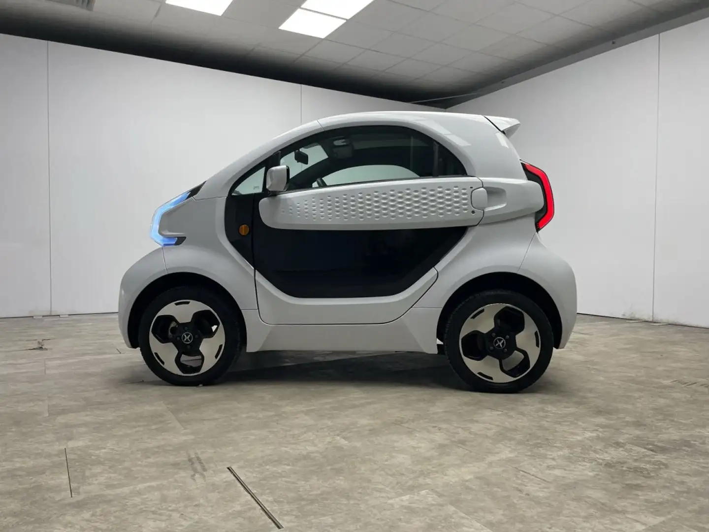 XEV Yoyo Luxury Klima Panoramadach Fenster el. Weiß - 2