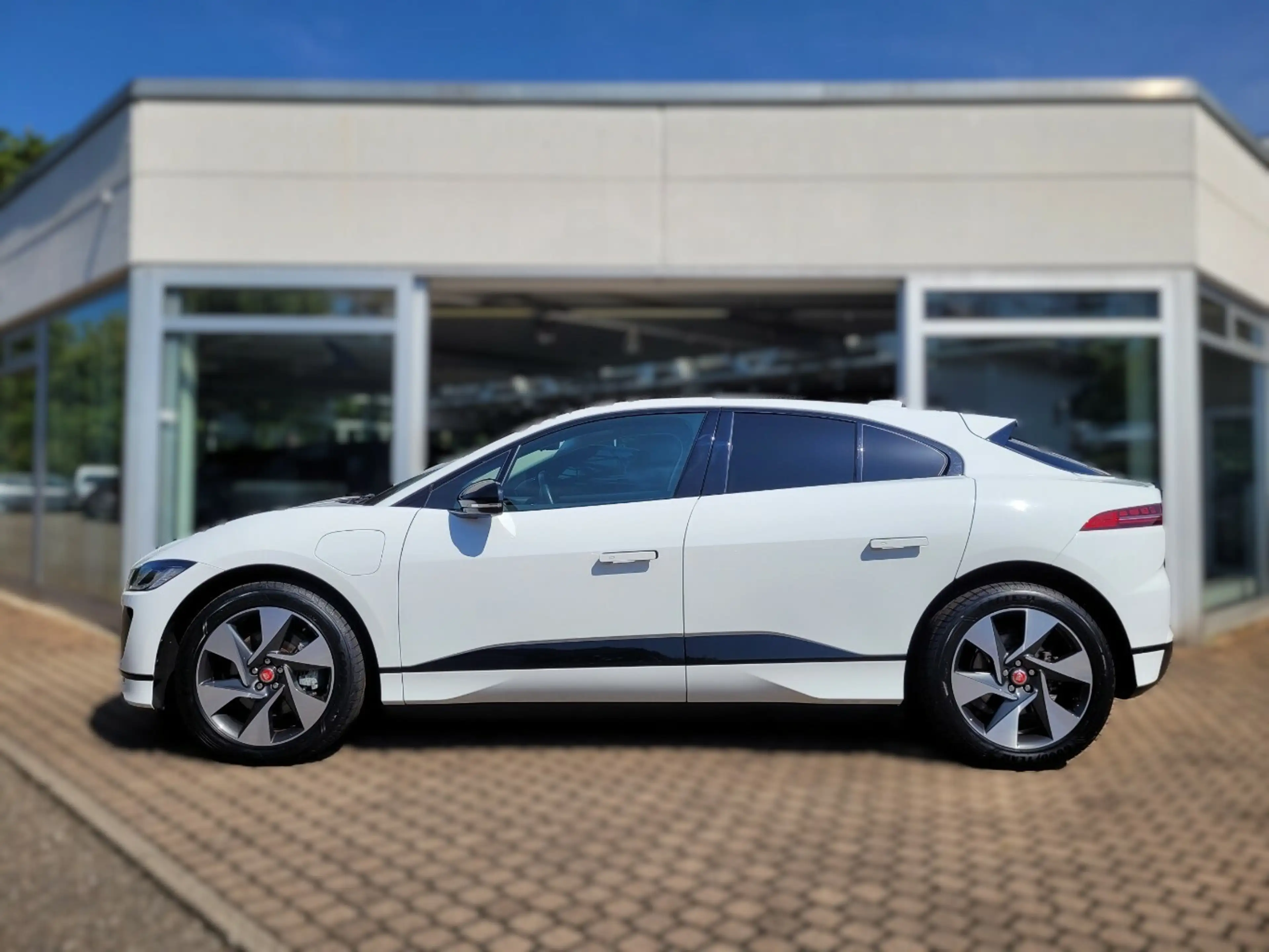 Jaguar I-Pace EV400 S*PANO*Matrix-LED*Luftfederung*3 Pakete* — photo 2