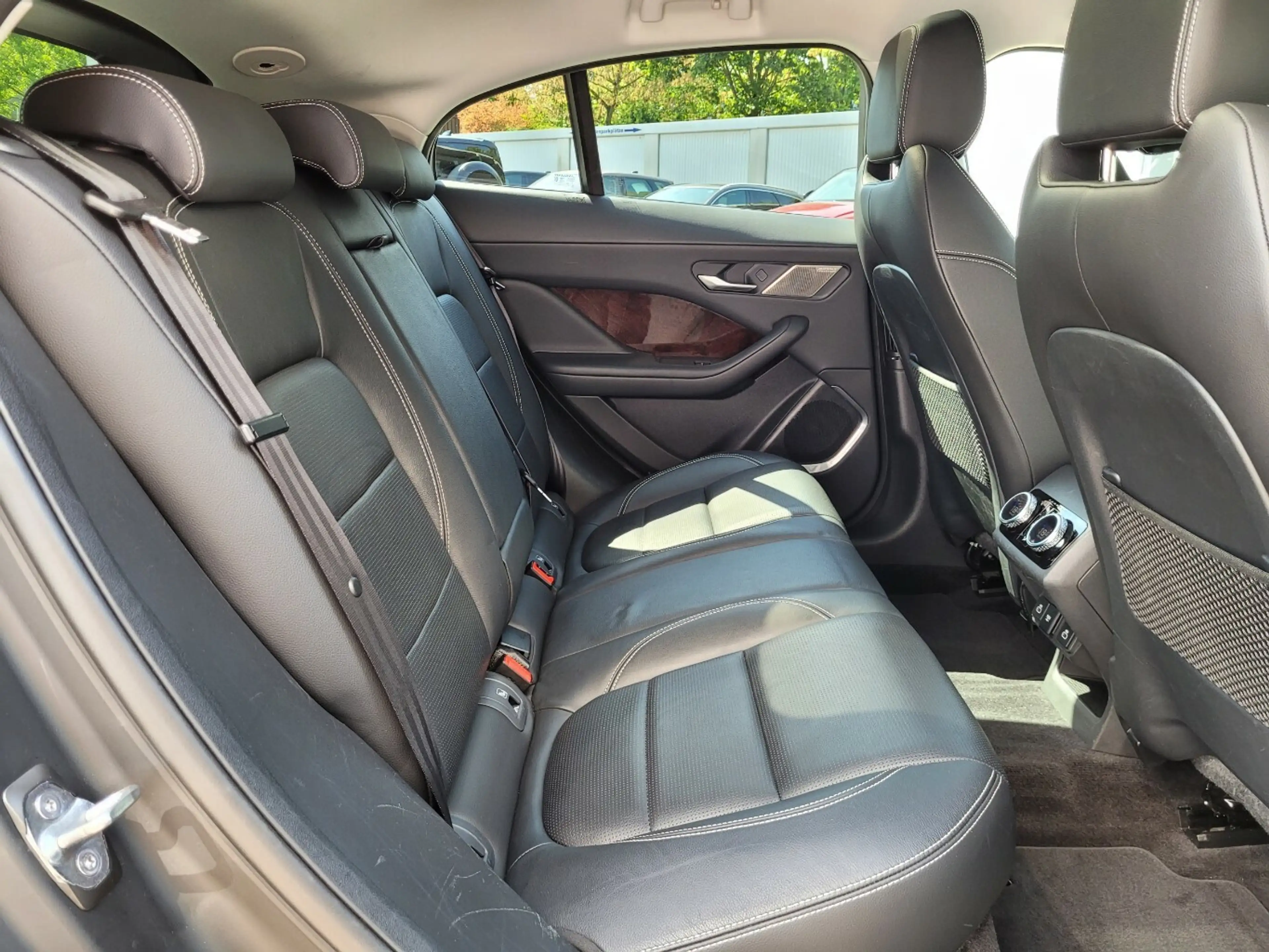 Jaguar I-Pace EV400 S*PANO*Matrix-LED*Luftfederung*3 Pakete* — photo 12
