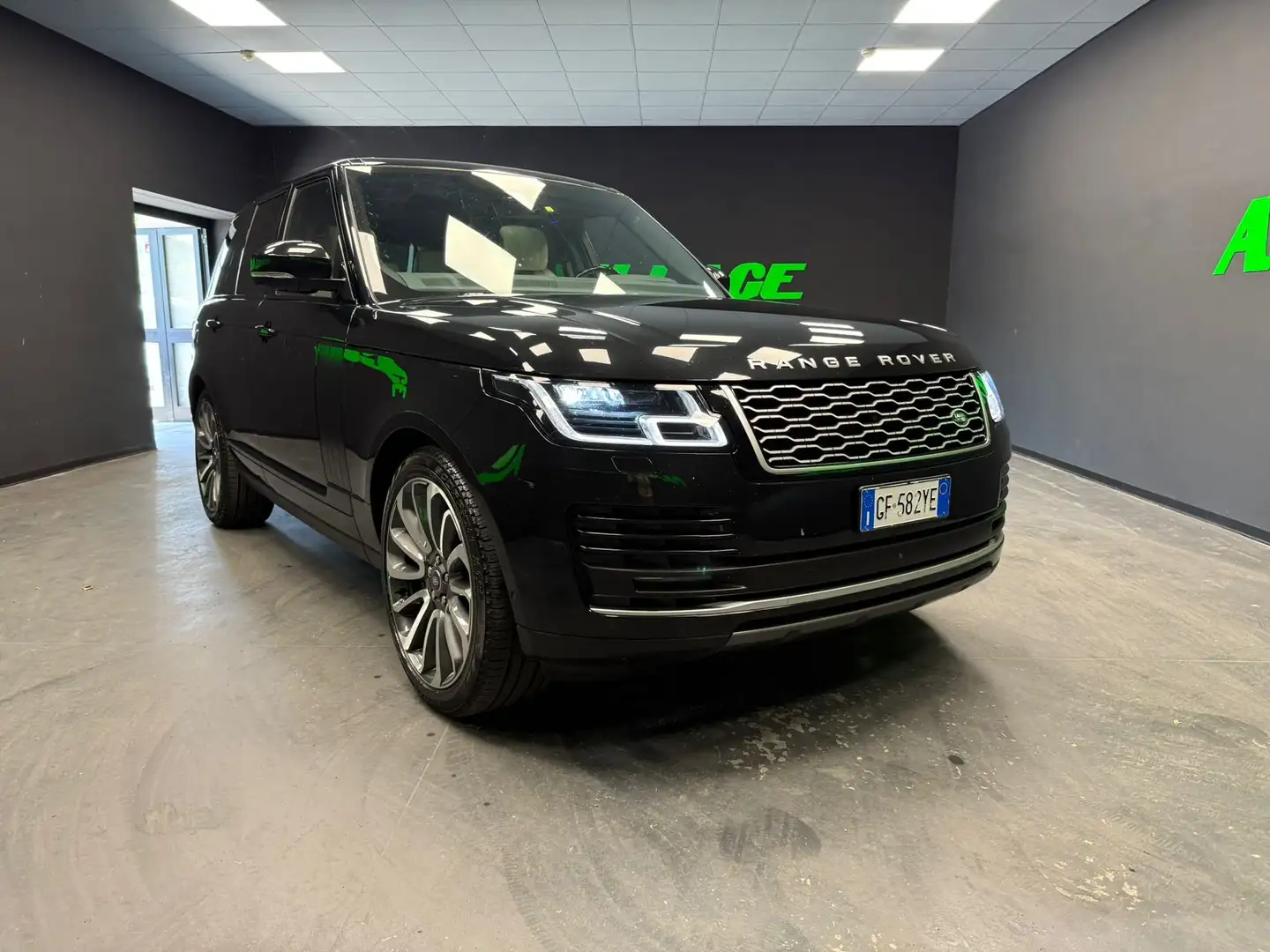Land Rover Range Rover Range Rover 3.0d i6 mhev Vogue 249cv auto Nero - 1