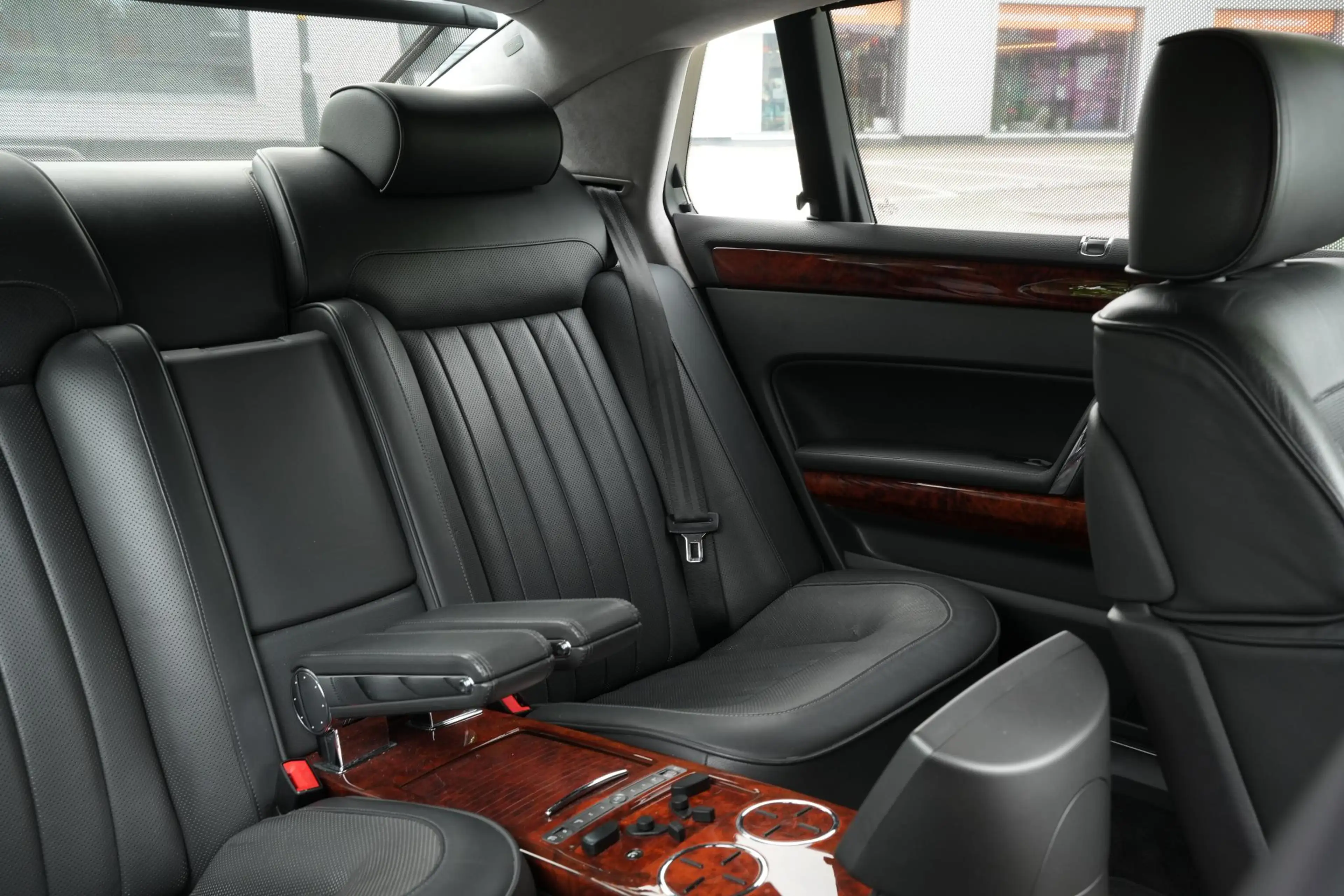 Volkswagen Phaeton 4.2 V8 4p. Lang LWB Youngtimer Stoelclima Massage — photo 24