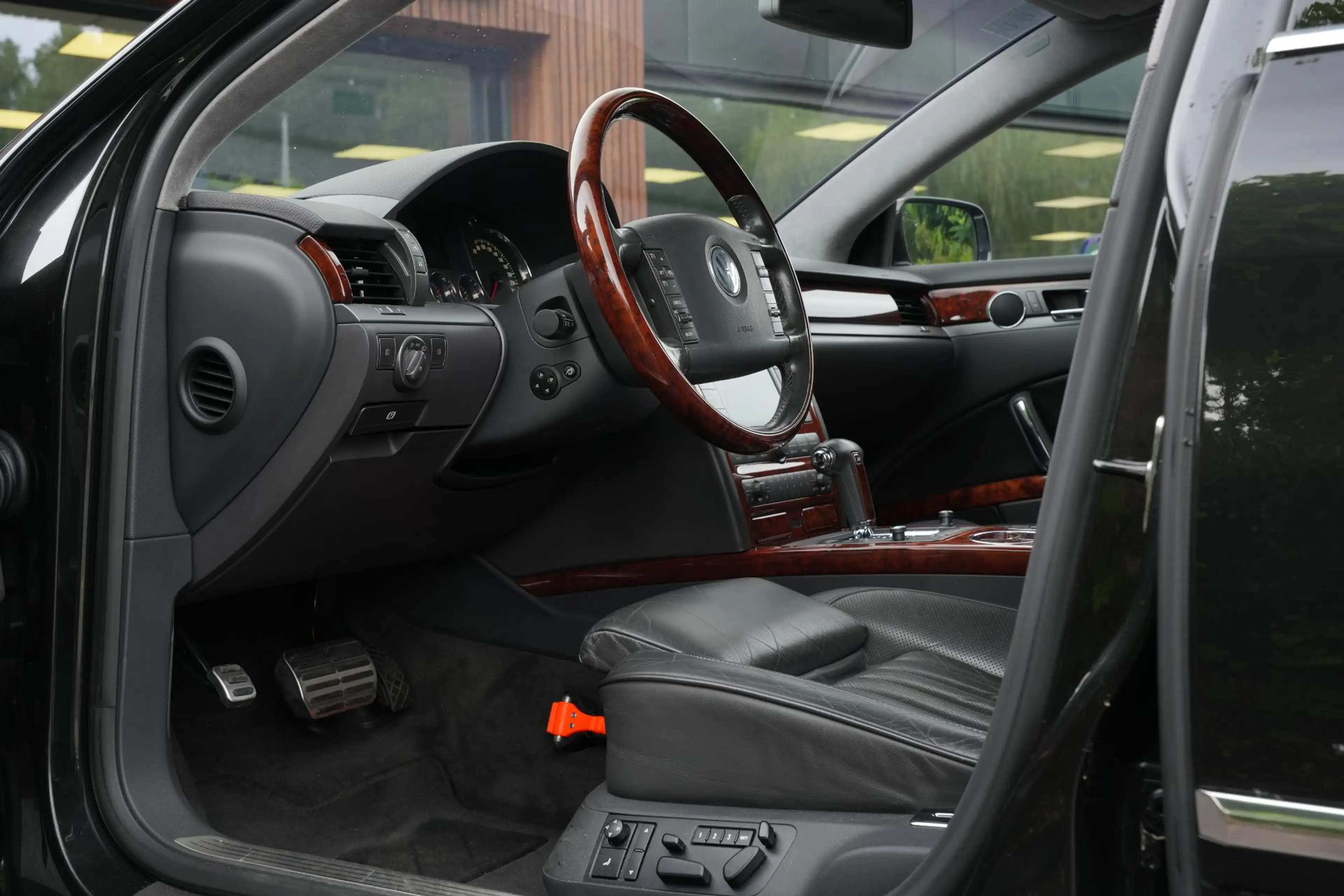 Volkswagen Phaeton 4.2 V8 4p. Lang LWB Youngtimer Stoelclima Massage — photo 15
