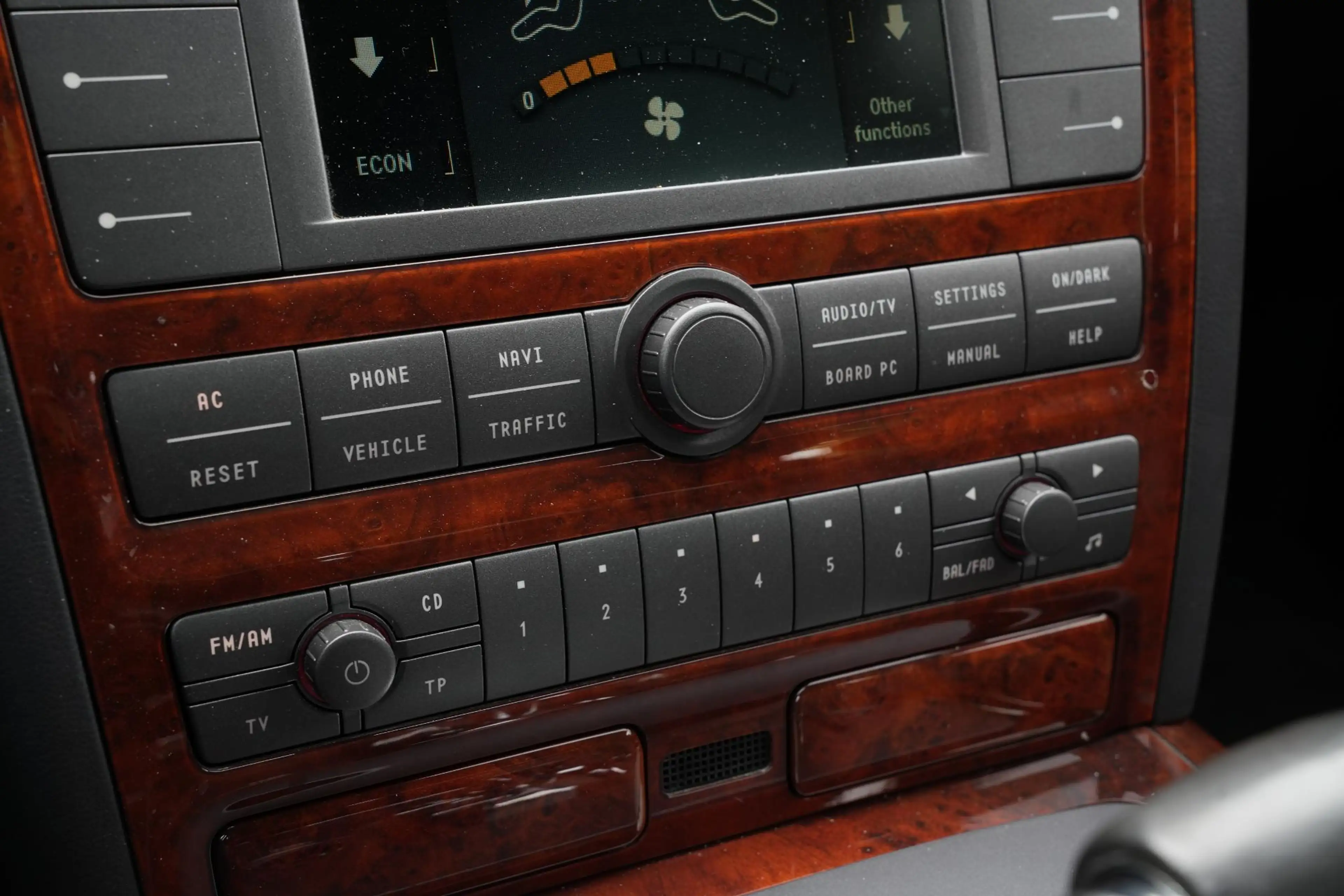 Volkswagen Phaeton 4.2 V8 4p. Lang LWB Youngtimer Stoelclima Massage — photo 49