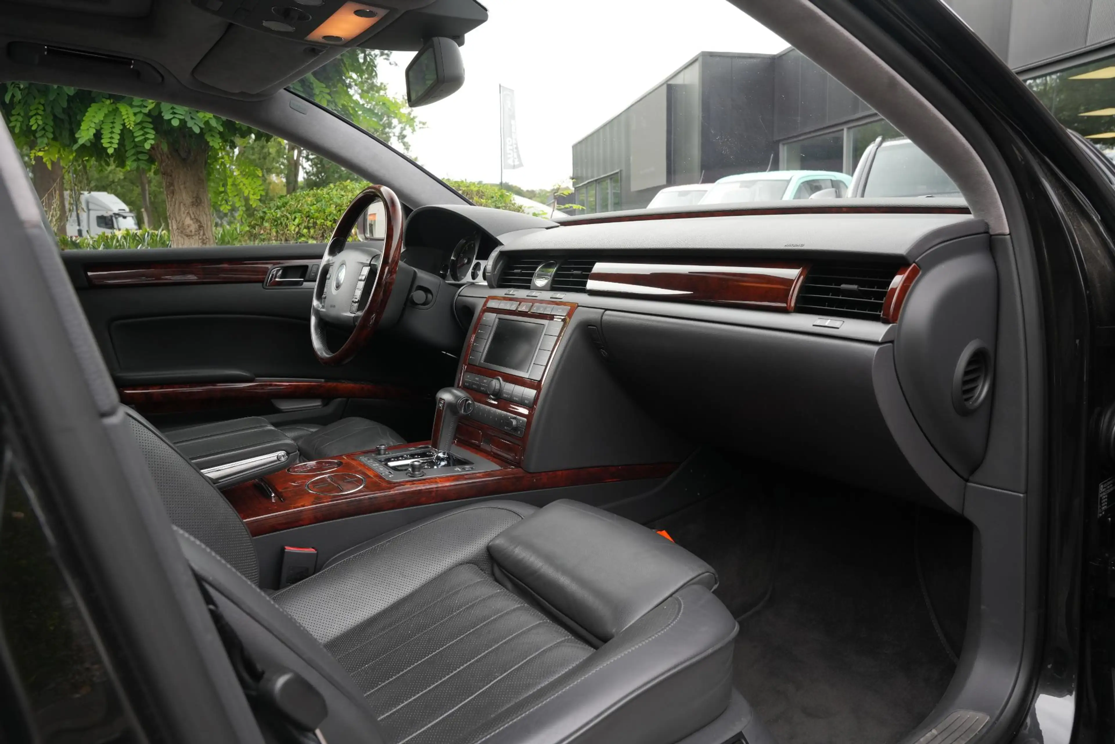 Volkswagen Phaeton 4.2 V8 4p. Lang LWB Youngtimer Stoelclima Massage — photo 23