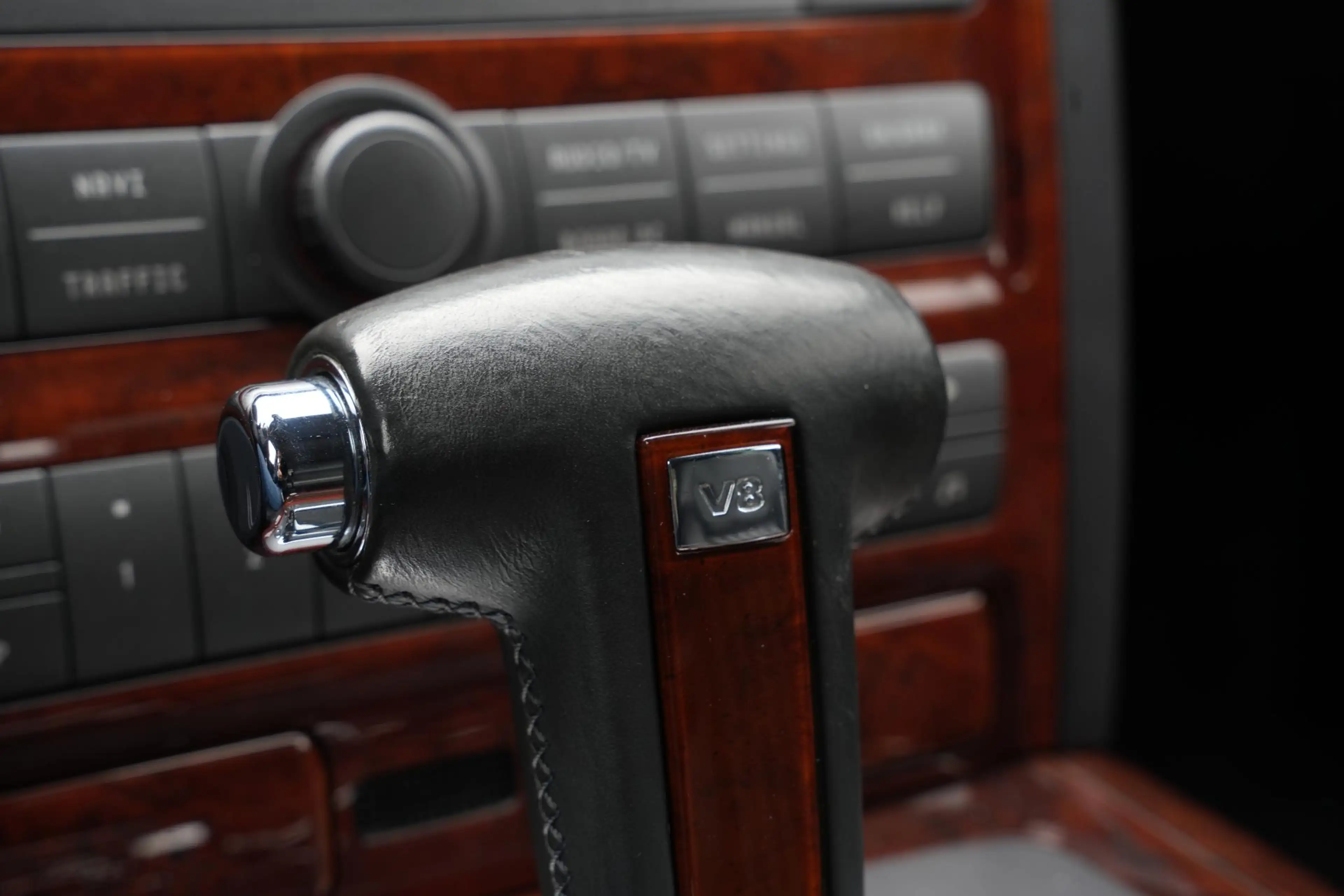 Volkswagen Phaeton 4.2 V8 4p. Lang LWB Youngtimer Stoelclima Massage — photo 48