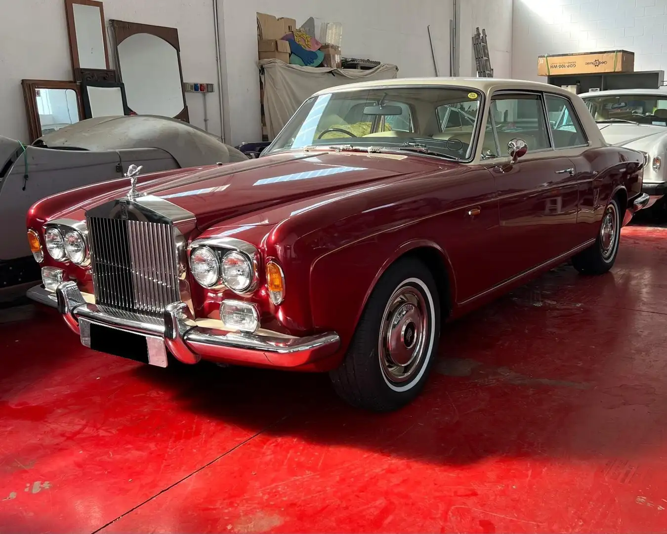 Rolls-Royce Corniche RHD Rojo - 1