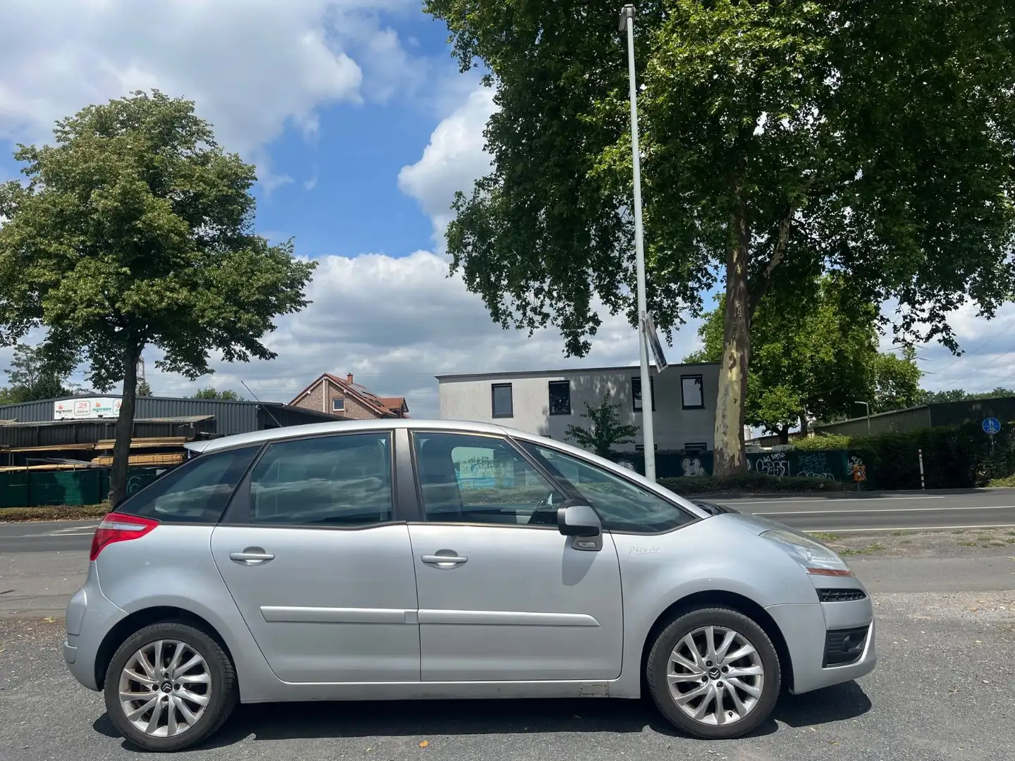 Citroen C4 Picasso Tendance *TÜV Neu *AHK Grey - 2