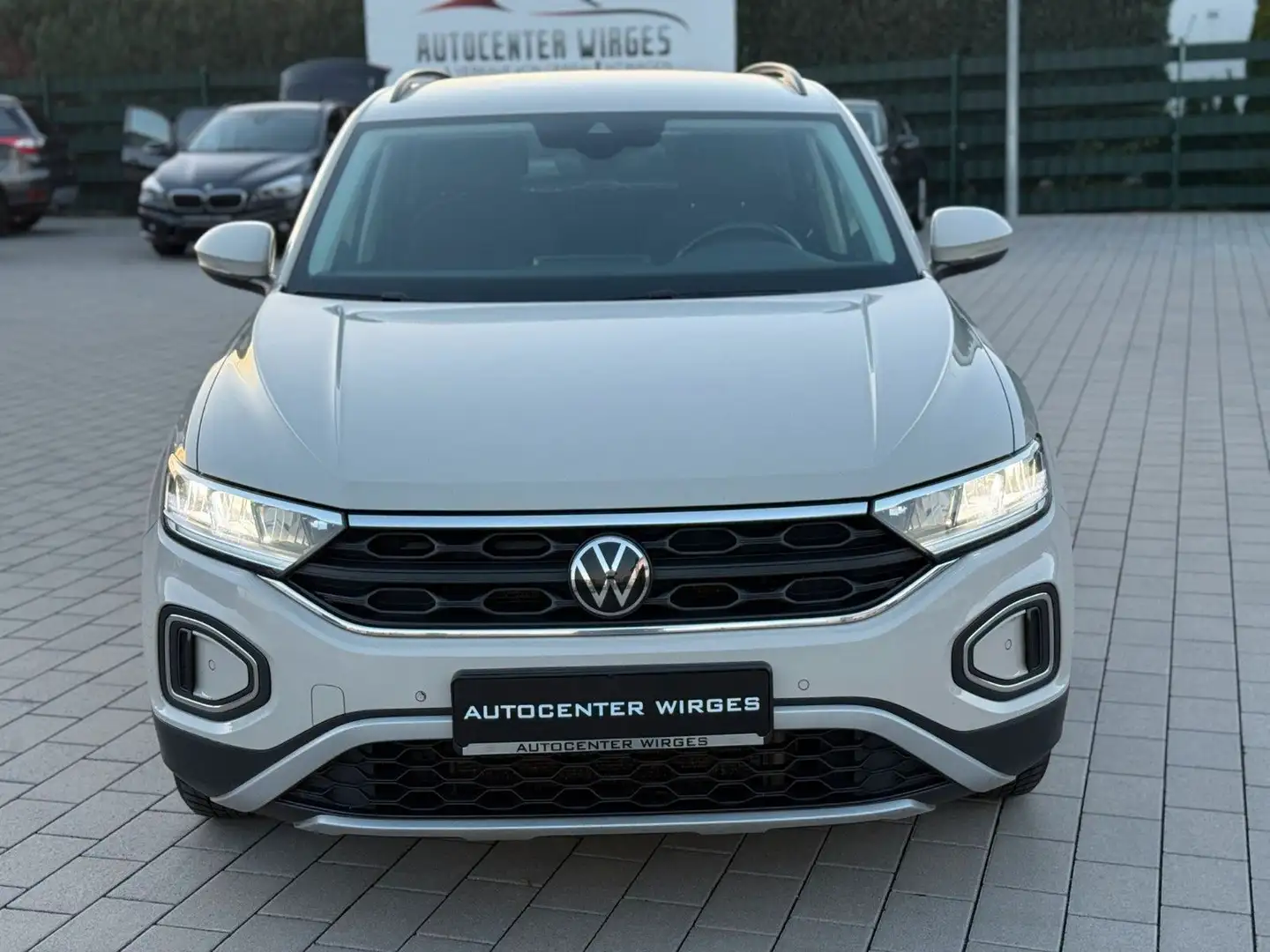 Volkswagen T-Roc Life*TOP-AUSTATTUNG*IQ DRIVE** Grau - 2
