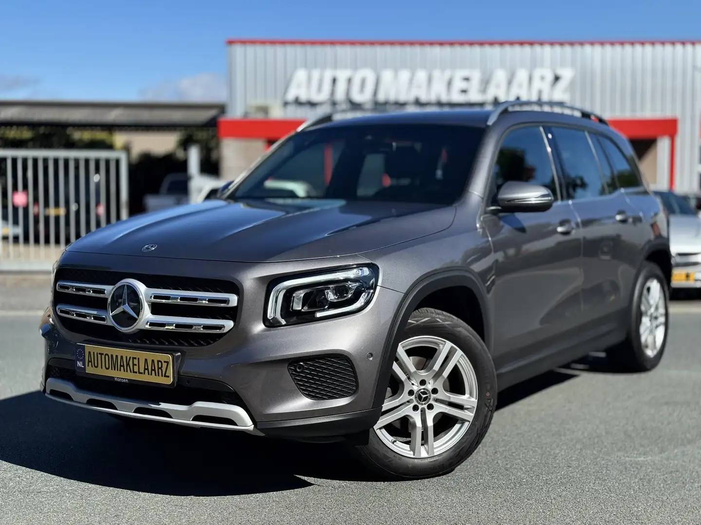 Mercedes-Benz GLB 200 Business Solution Luxury 7 PERSONEN NAP Grijs - 1