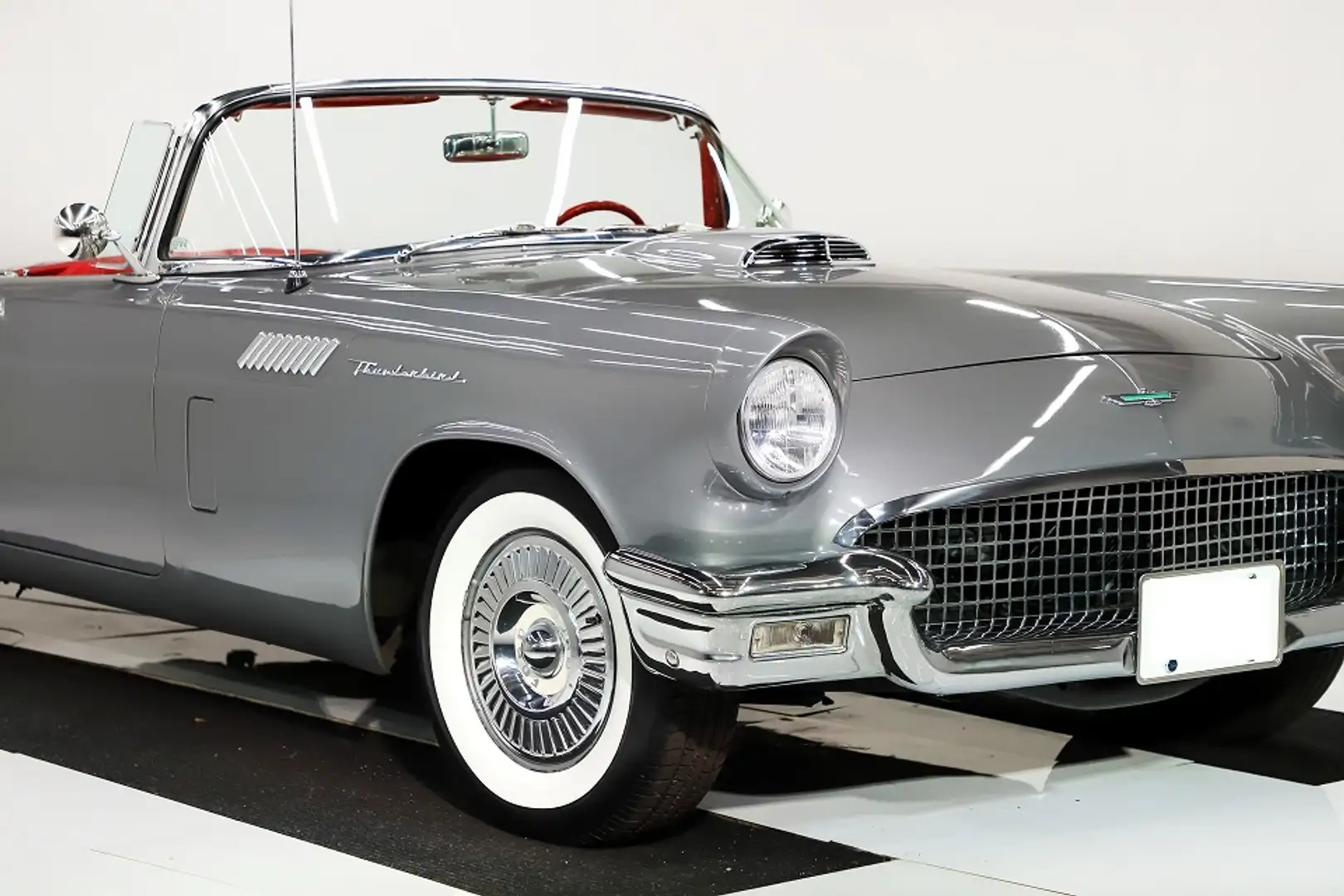 Ford Thunderbird - 2