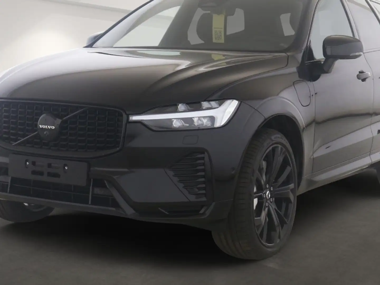 Volvo XC60 T6 Plus Black Edition Plug-In Hybrid AWD EU6e Pano Schwarz - 2