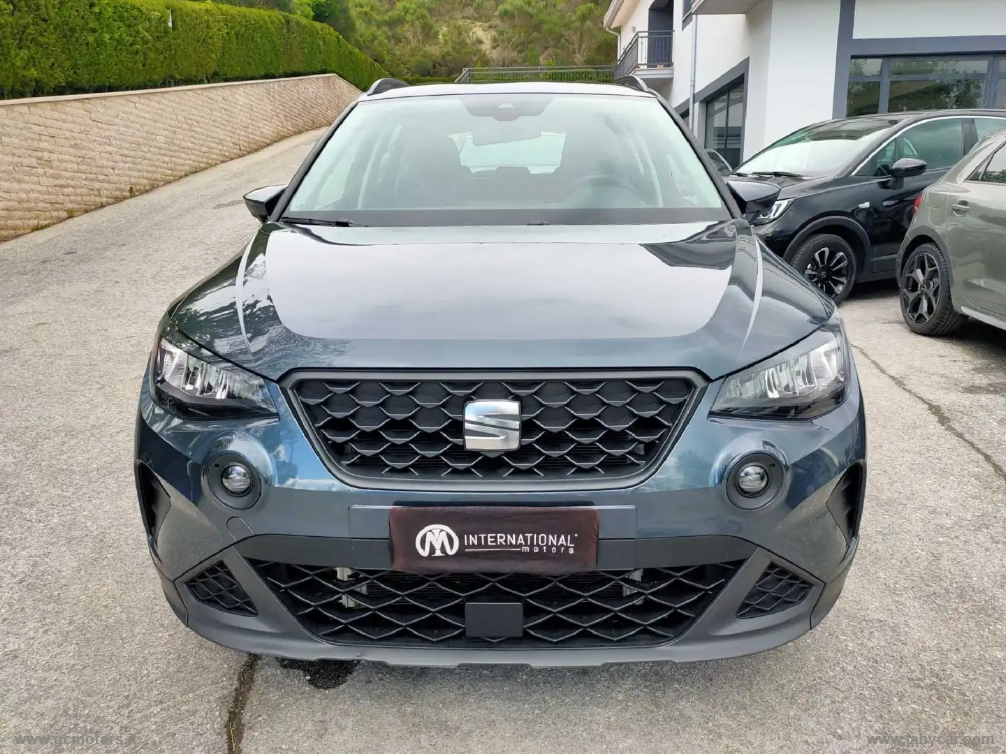SEAT Arona 1.0 TGI Style Grigio - 2