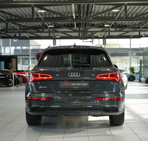 Audi SQ5 view 9