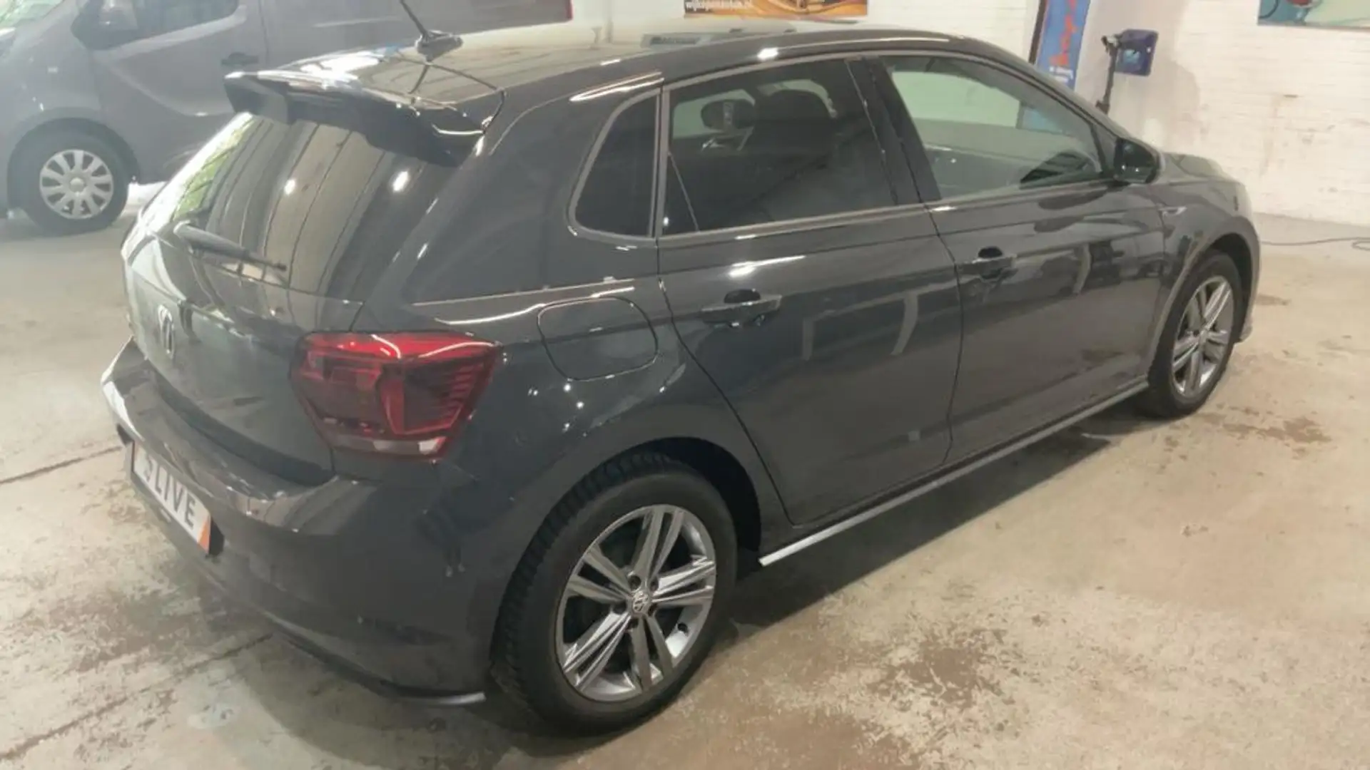 Volkswagen Polo 1.0 TSI Highline Business R / Verwacht Grijs - 2
