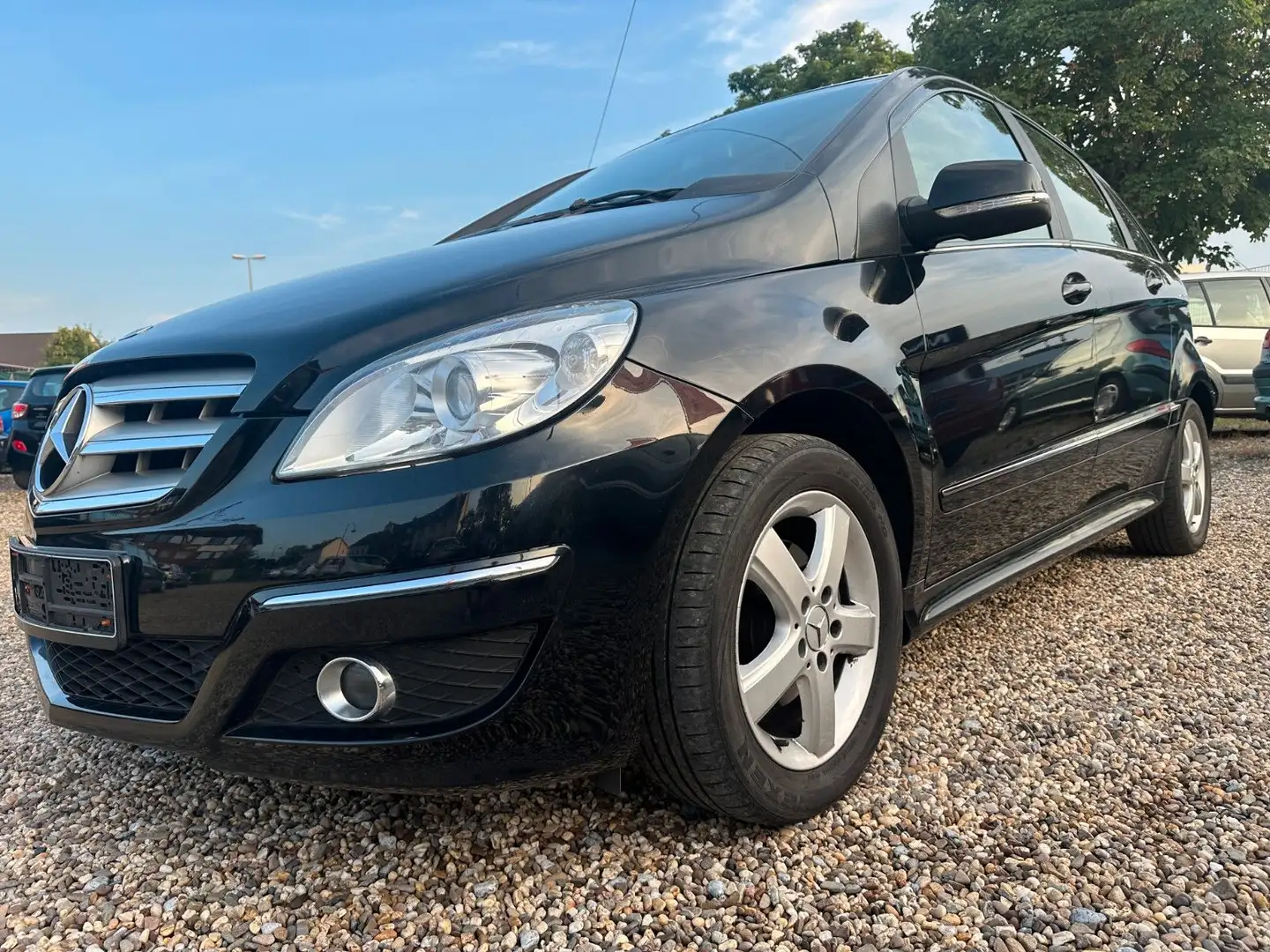 Mercedes-Benz B 180 B -Klasse B 180 Automatik Schwarz - 1