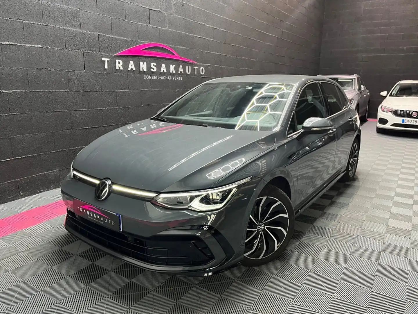 Volkswagen Golf 1.5 eTSI OPF 130 DSG7 R-Line Grau - 1