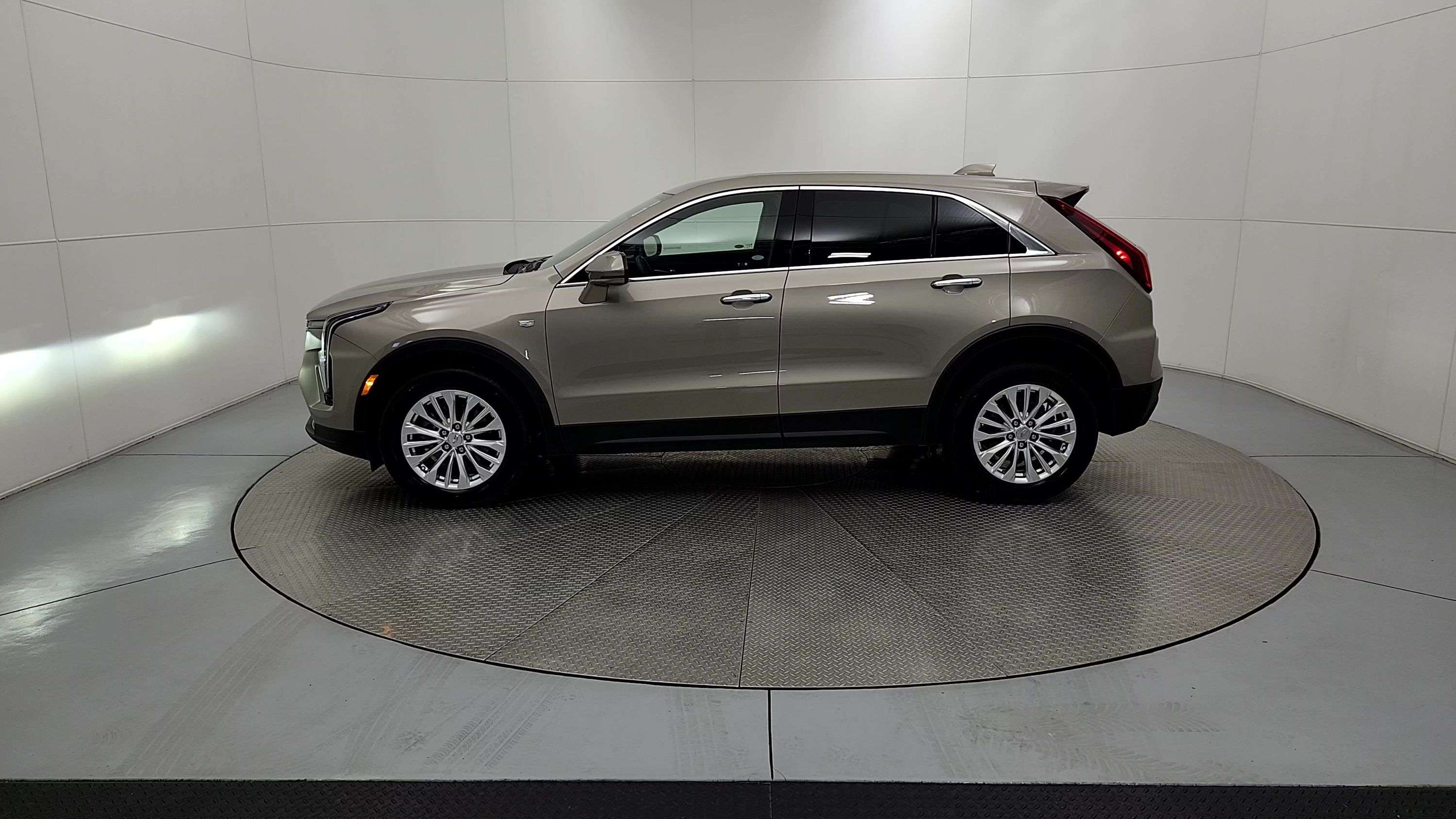 2024 Cadillac XT4 FWD LUXURY — снимка 1