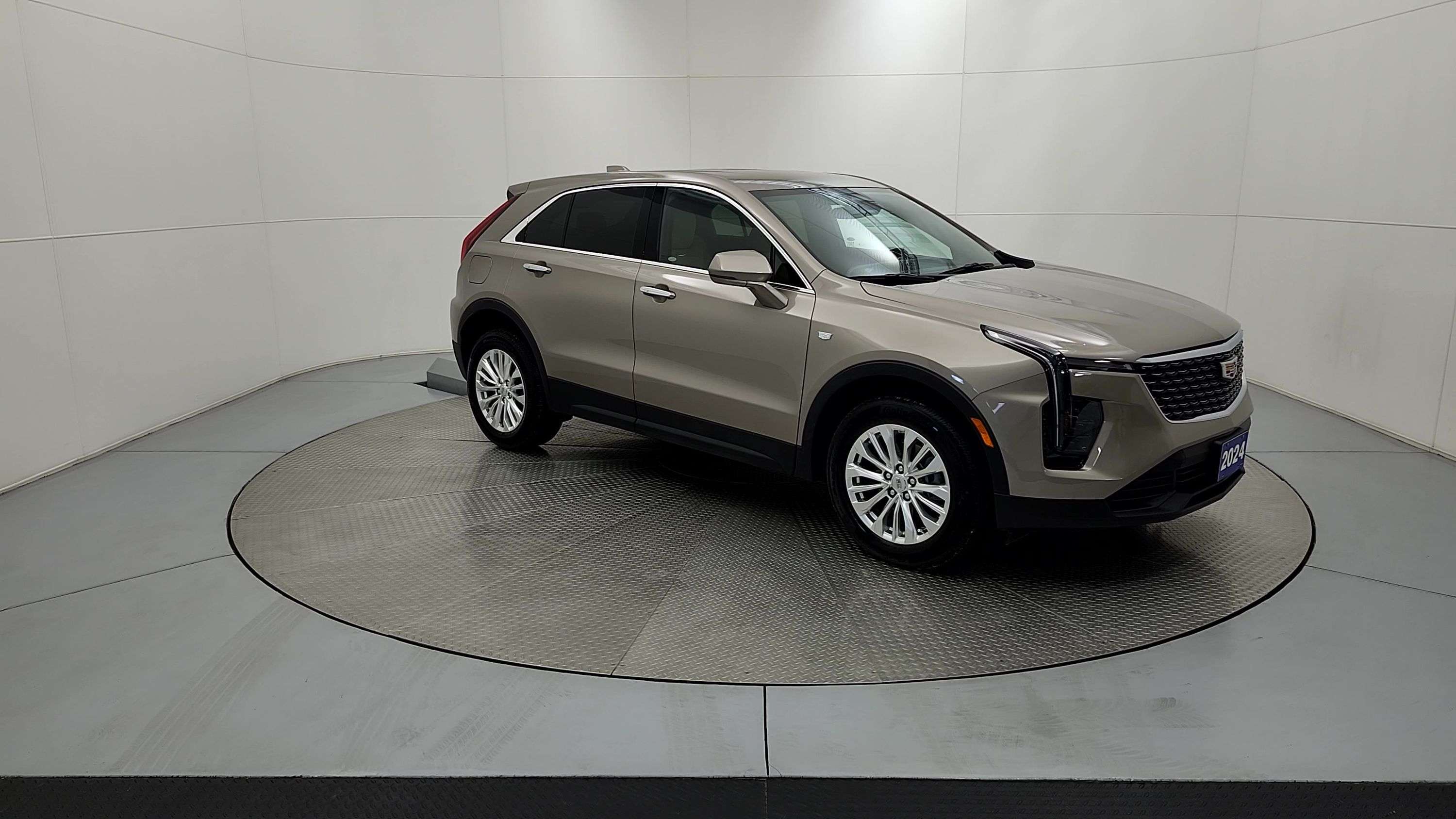 2024 Cadillac XT4 FWD LUXURY — снимка 1