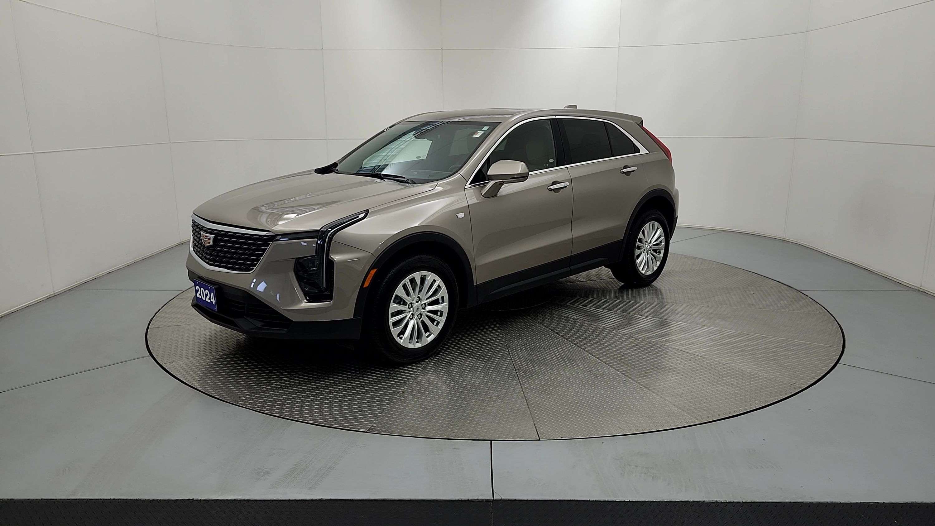 2024 Cadillac XT4 FWD LUXURY — снимка 1