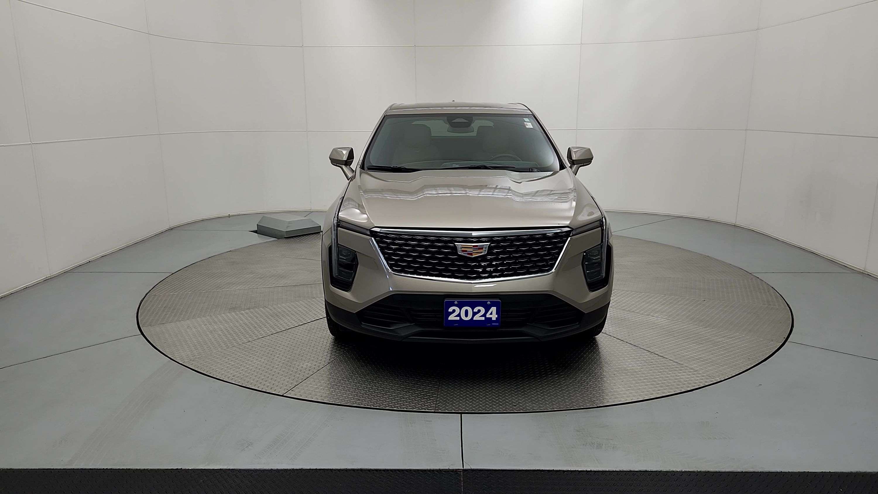 2024 Cadillac XT4 FWD LUXURY — снимка 1