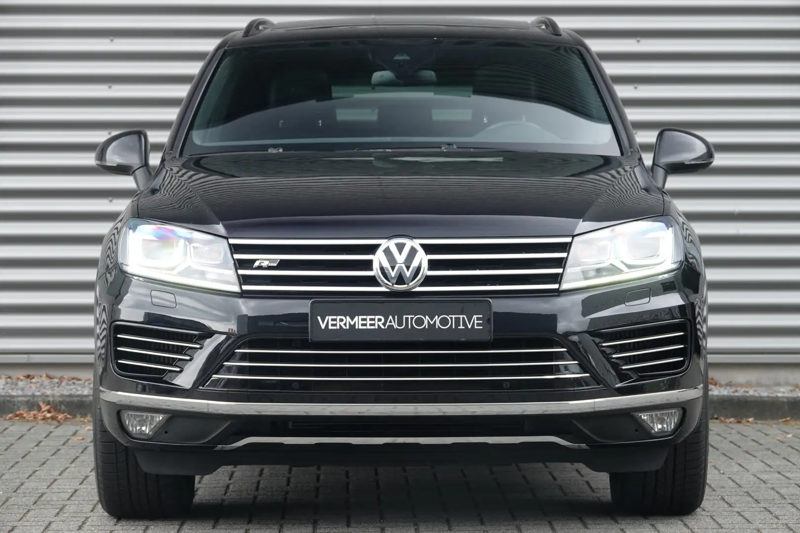 Volkswagen Touareg 3.0 TDI Exclusive Series R-Line | Panoramadak | Tr Negro - 2