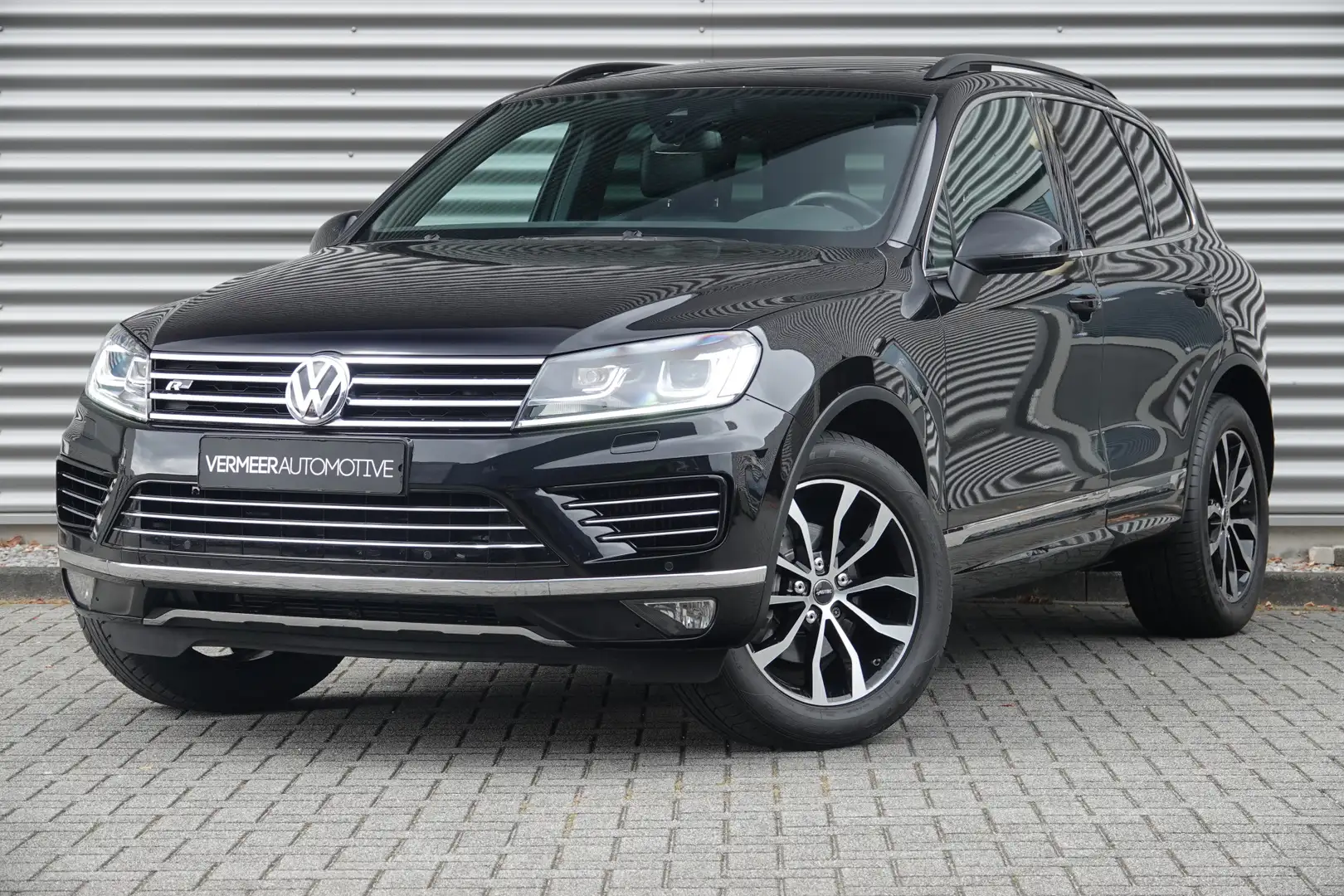 Volkswagen Touareg 3.0 TDI Exclusive Series R-Line | Panoramadak | Tr Negro - 1