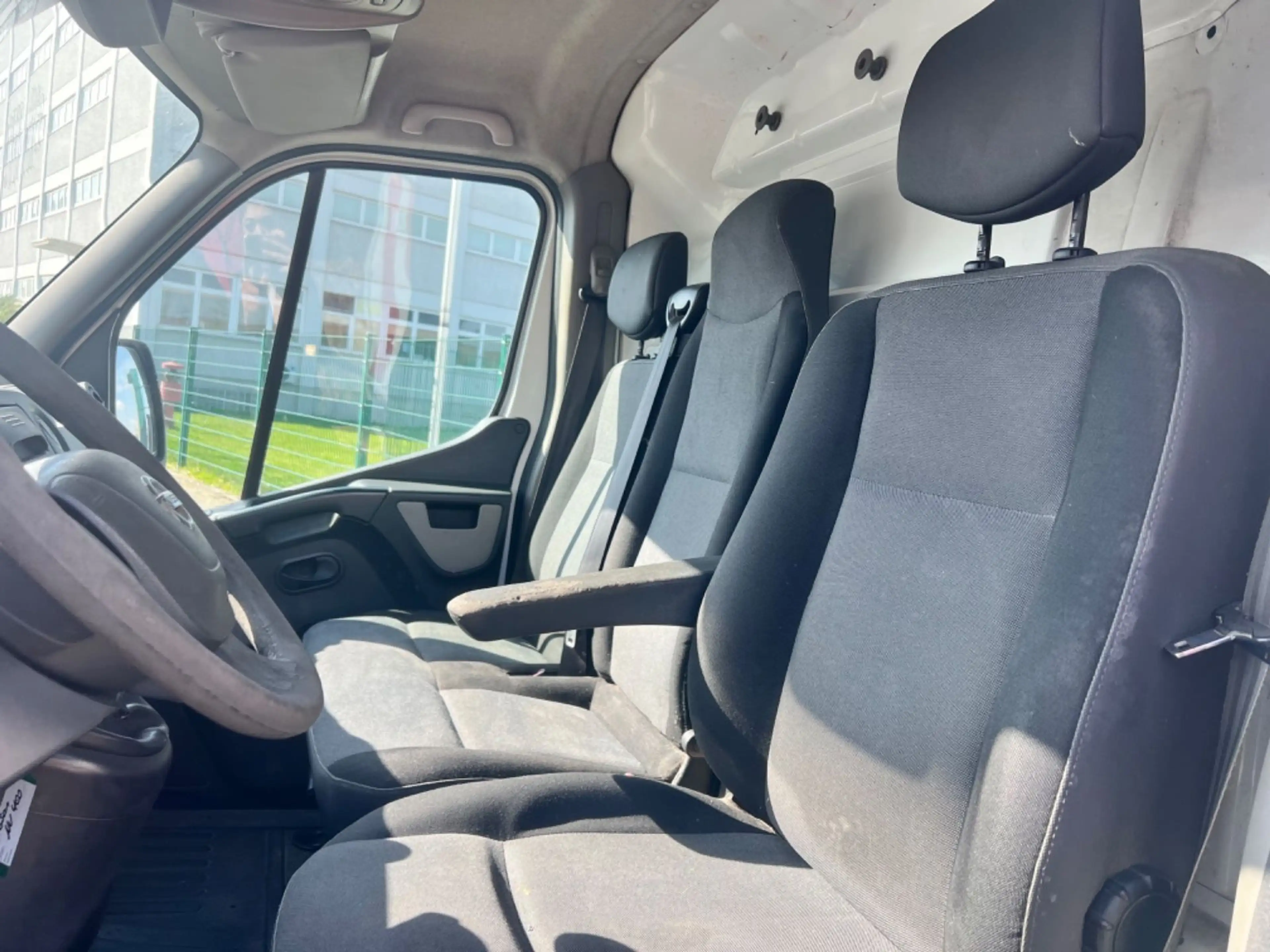 Nissan NV400 Kastenwagen L1H1 3,3t PRO CDI / 1. Hand — photo 8