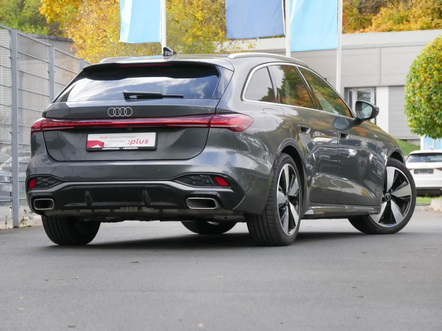 Audi A5 TFSI S LINE KAMERA AHK LED PLUS SOUND S Grau - 2