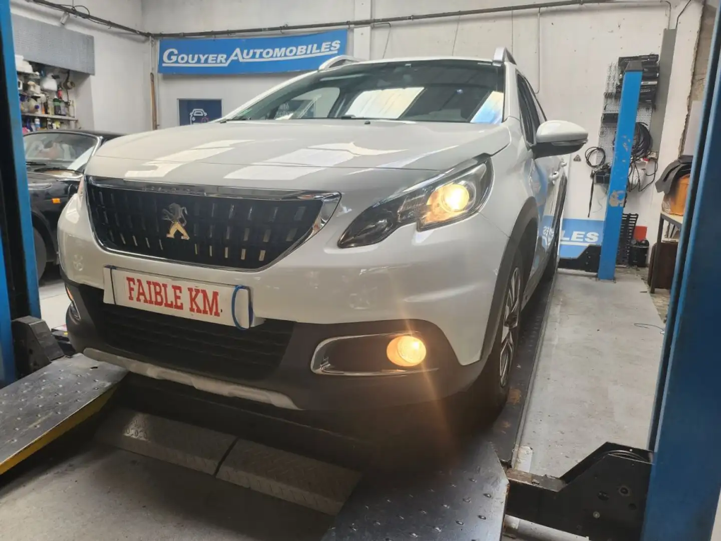 Peugeot 2008 2008 ALLURE HDI EAT6 Blanc - 1