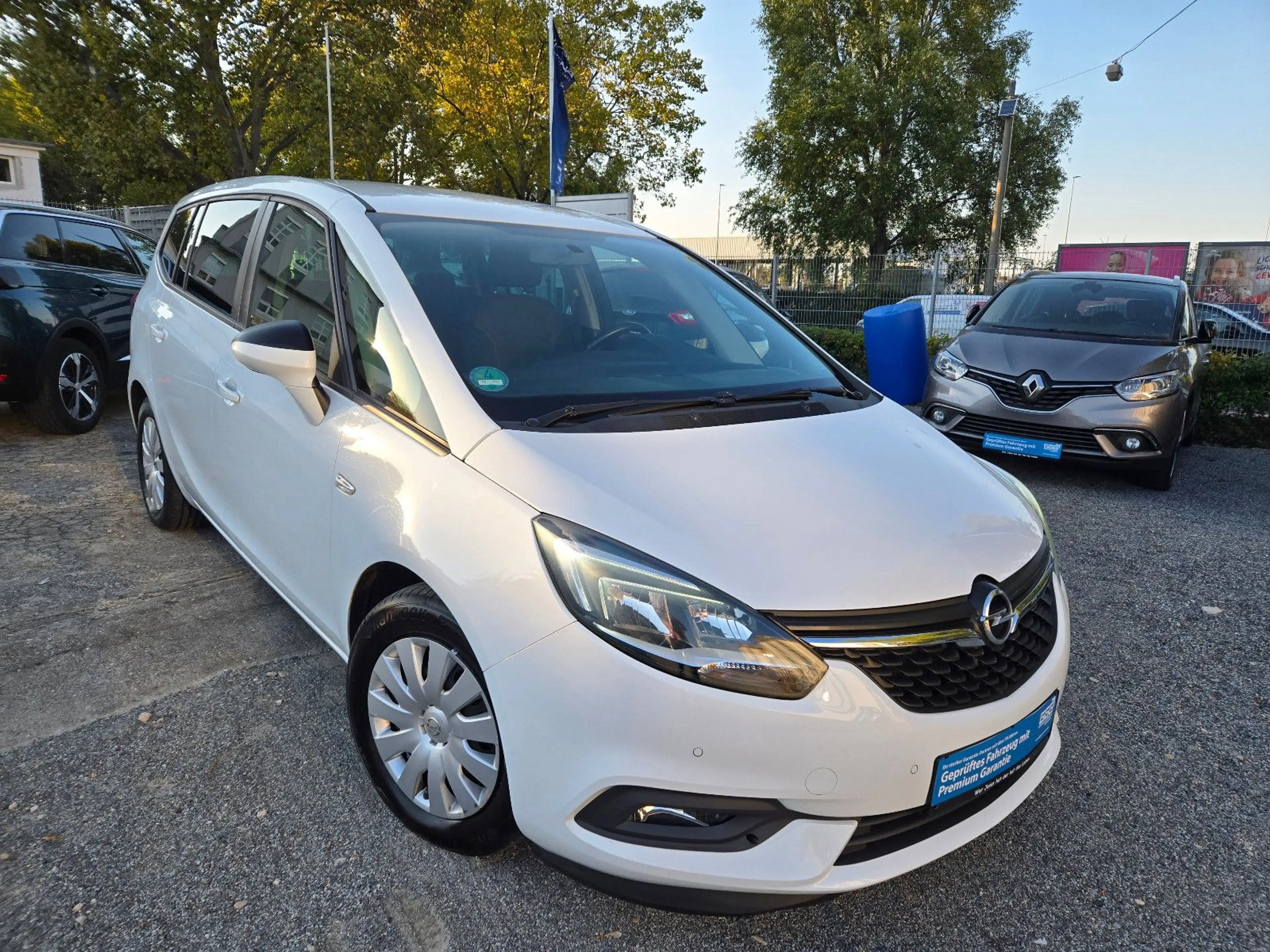 Opel Zafira C ON — photo 7