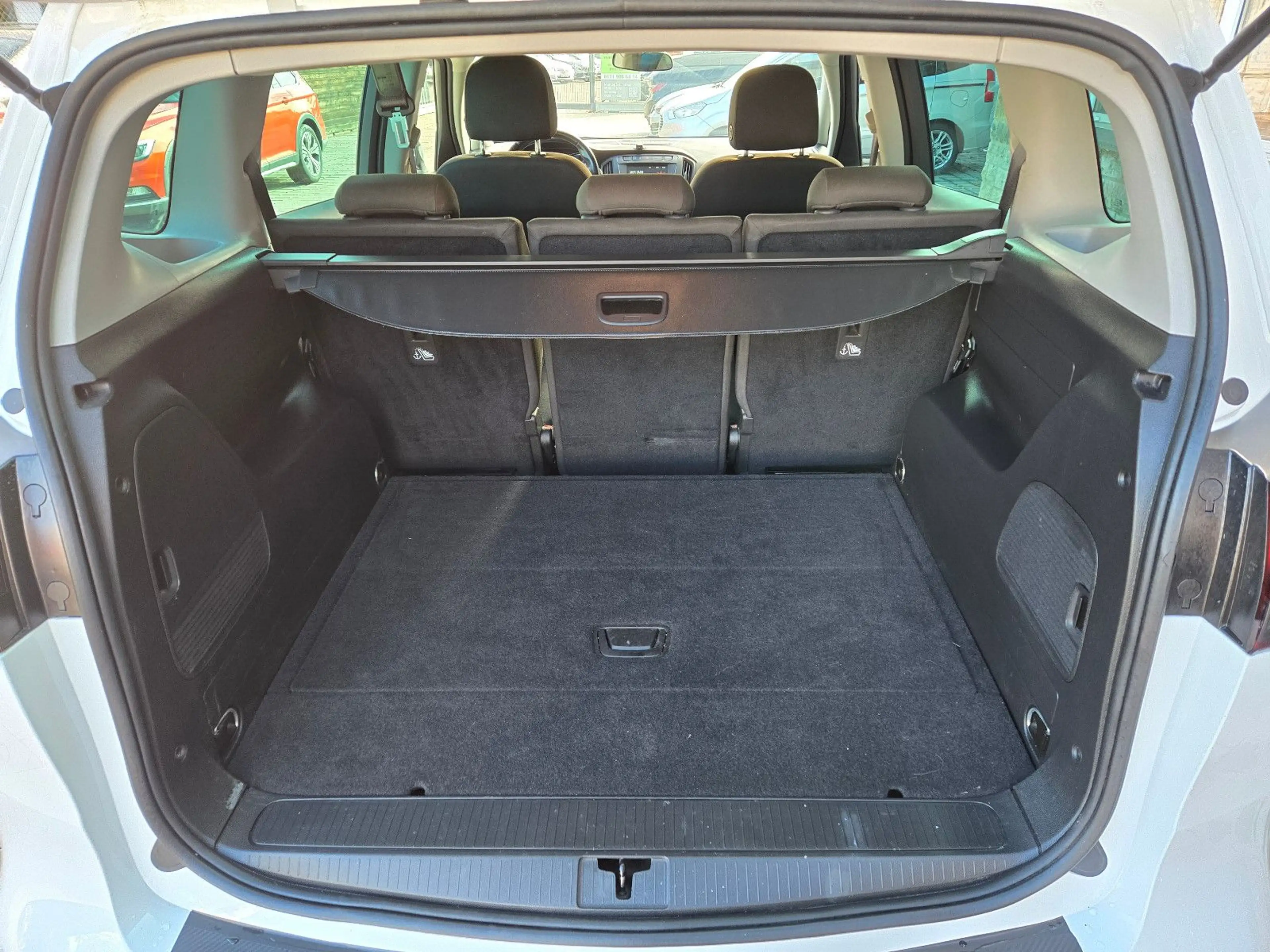 Opel Zafira C ON — photo 14