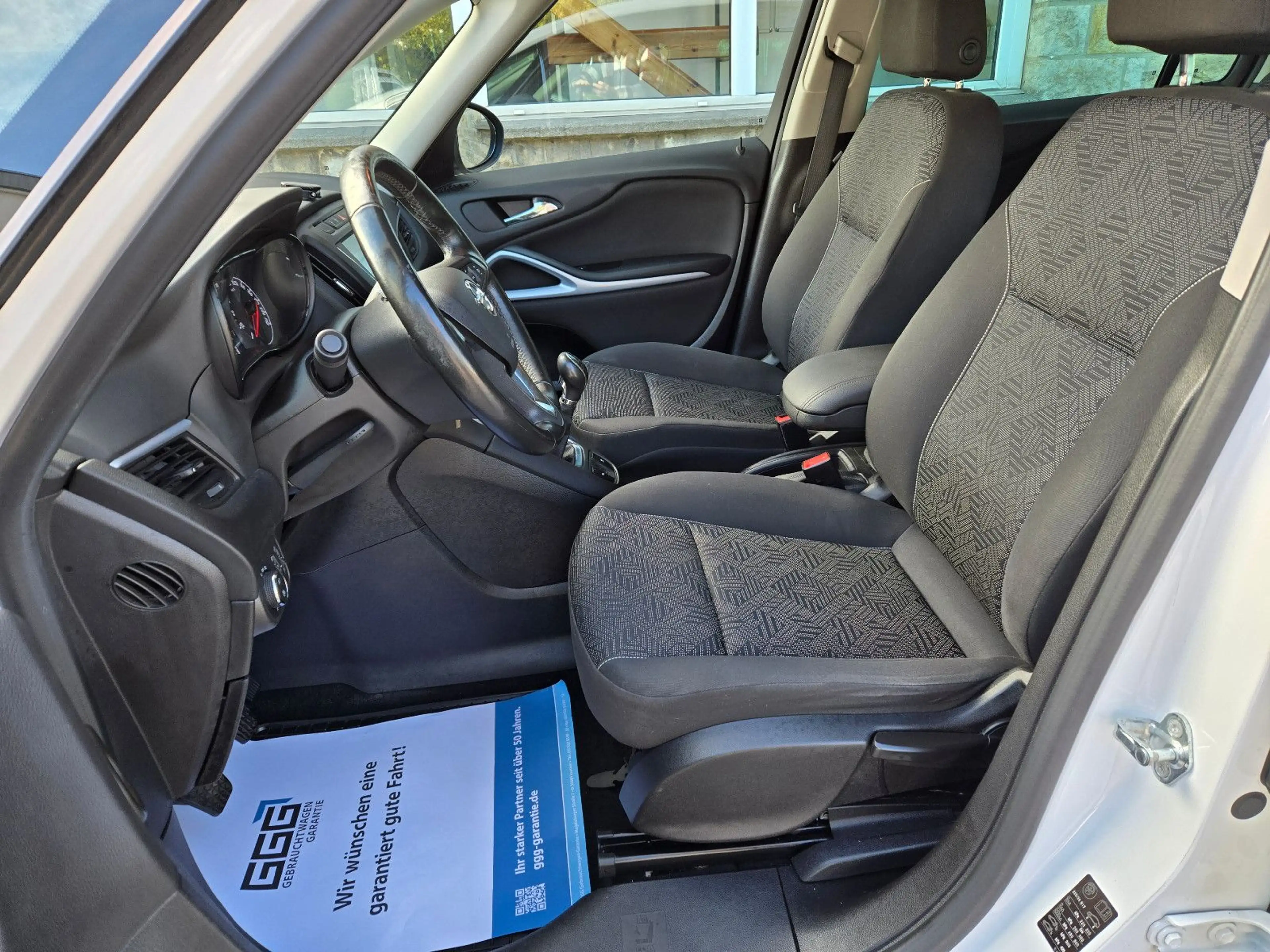 Opel Zafira C ON — photo 8