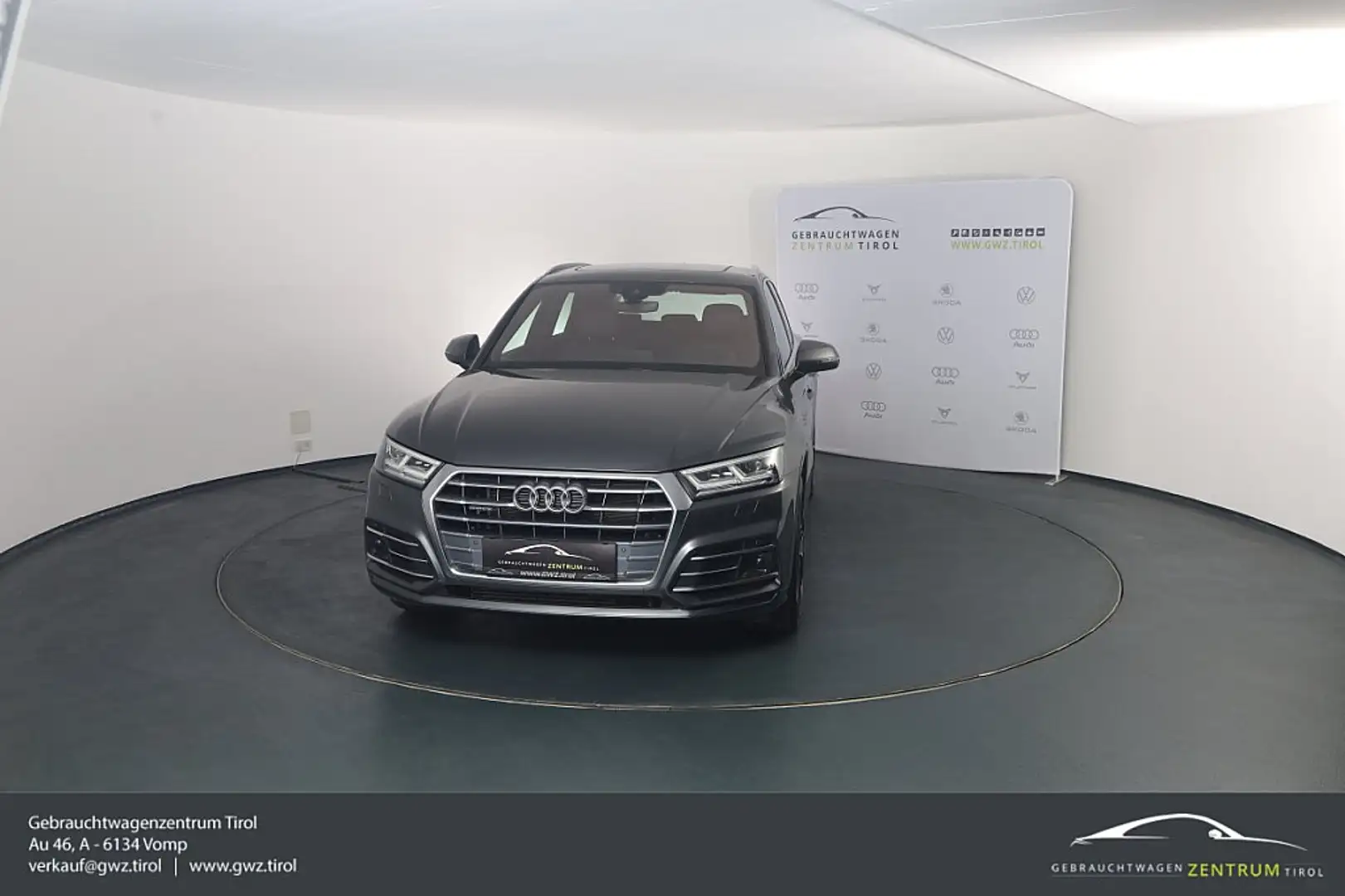 Audi Q5 50 TFSI e PHEV quattro 2x S LINE PANO AHK MATRI... Grau - 2
