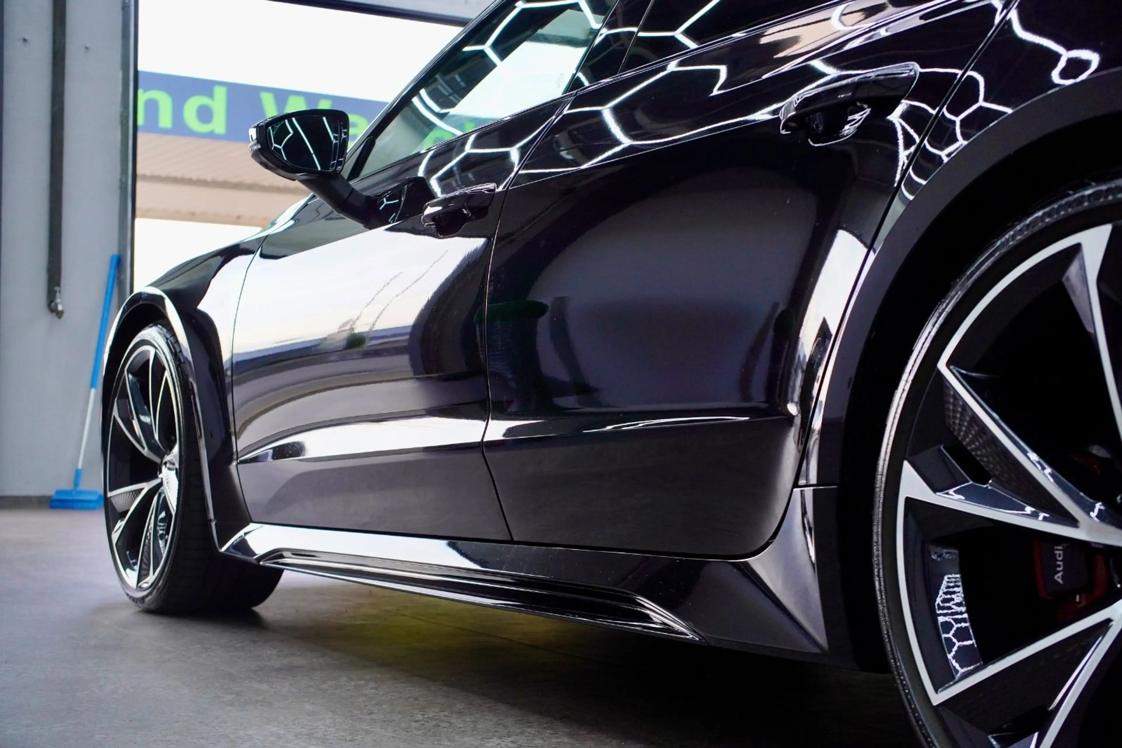 Audi RS7 *MYTHOSBLACK*CARBON*KERAMIK*PANO* — photo 15